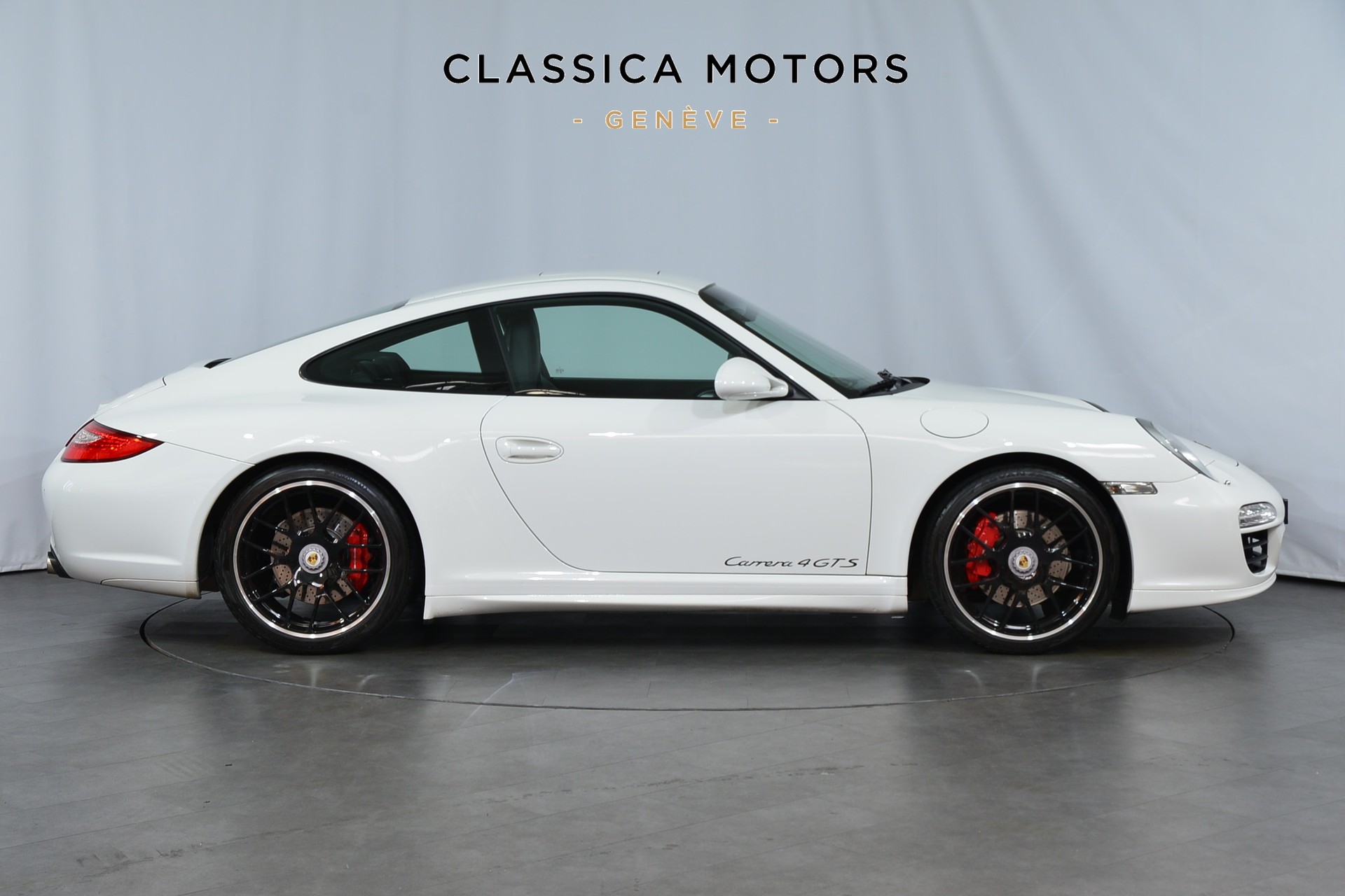 PORSCHE 911 Carrera 4 GTS PDK-showroom-element-2