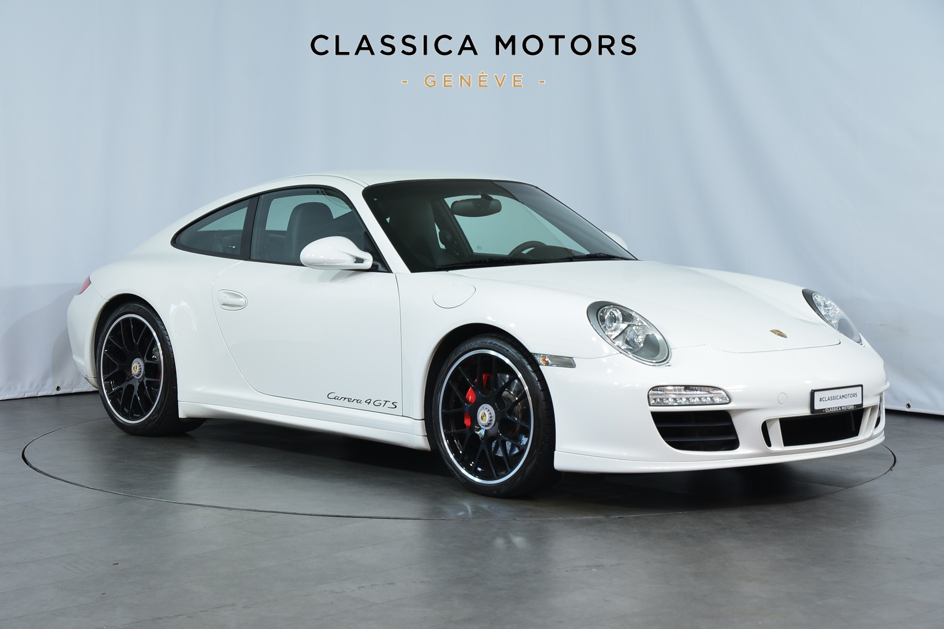 PORSCHE 911 Carrera 4 GTS PDK-showroom-element-1