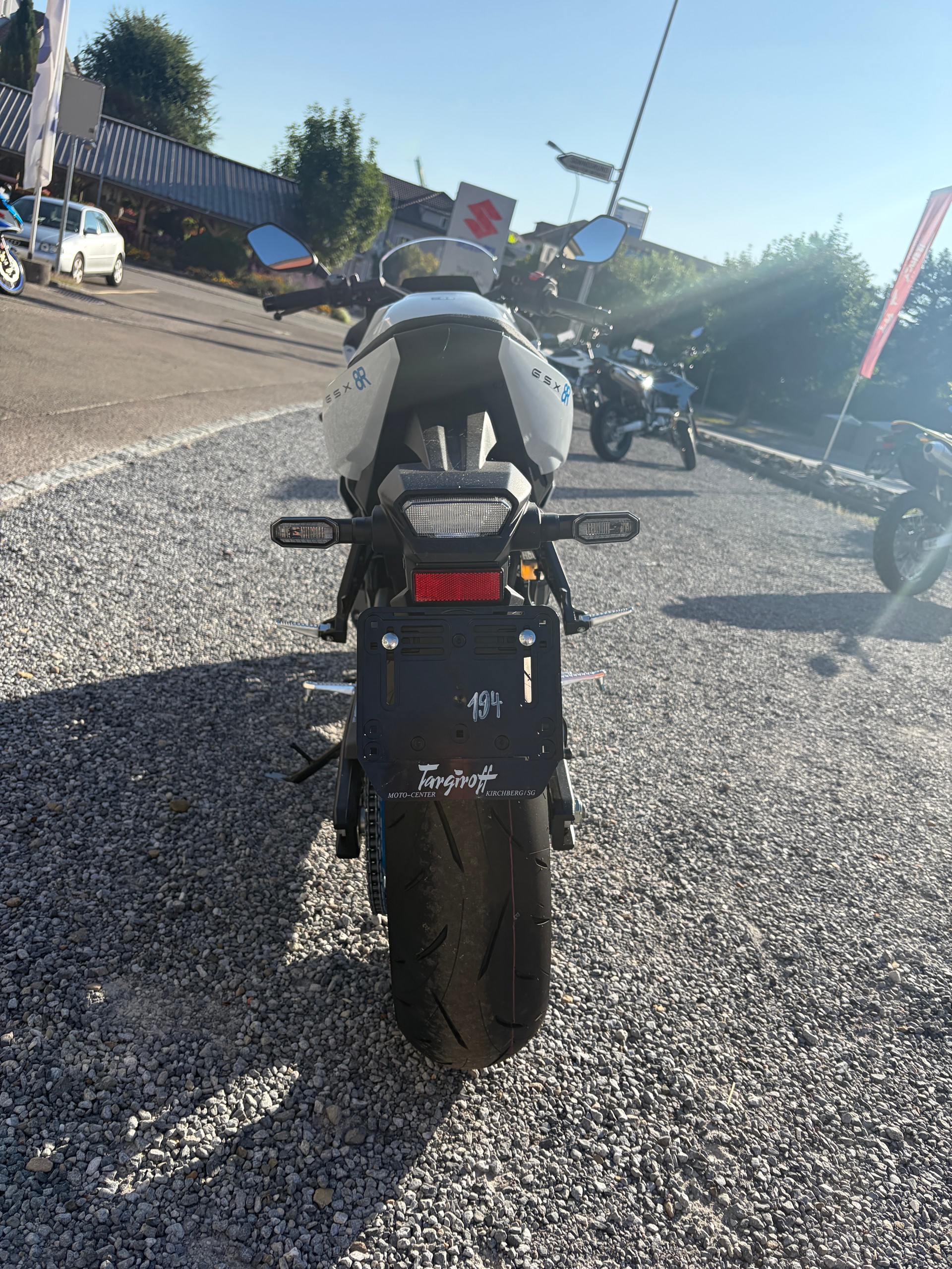 SUZUKI GSX-8R-image-4