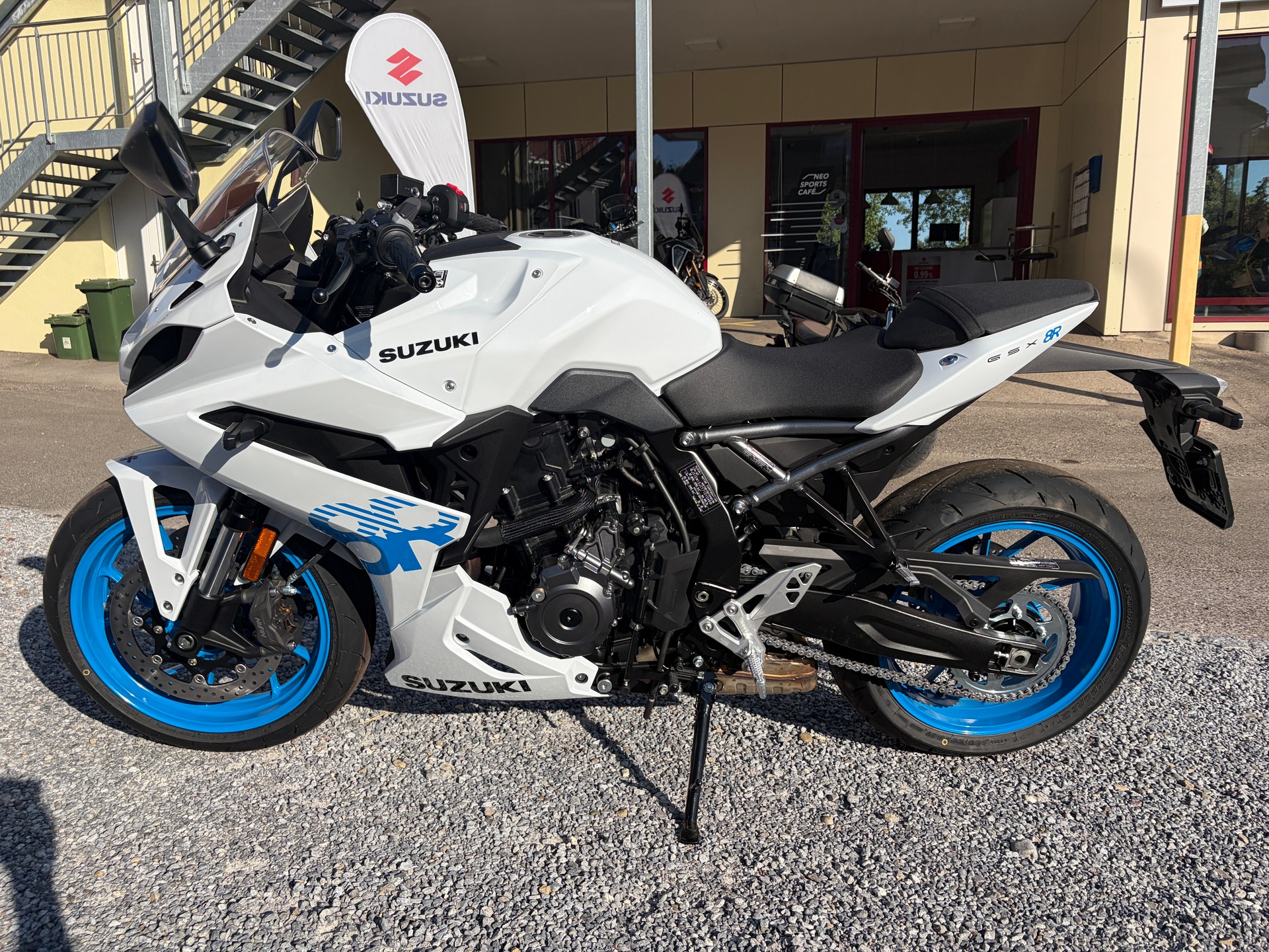 SUZUKI GSX-8R-image-3