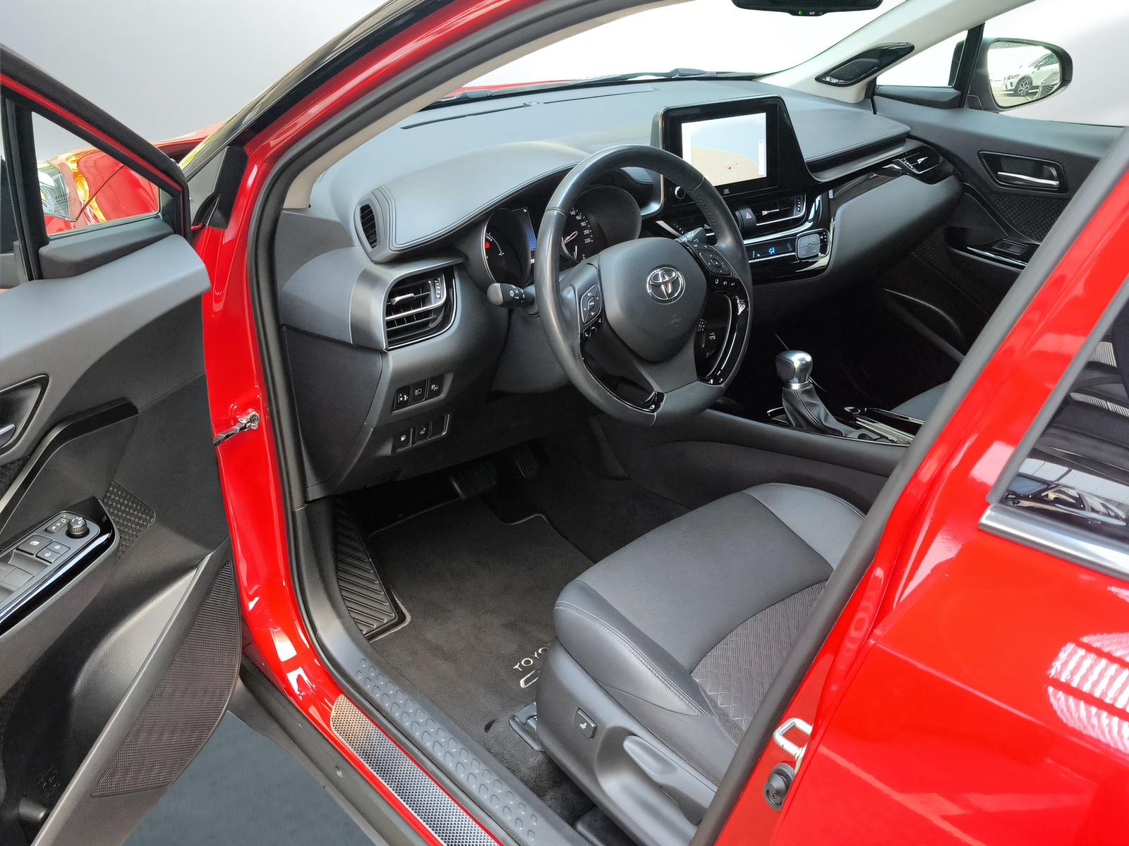 TOYOTA C-HR 1.8 VVTi HSD Trend-image-17