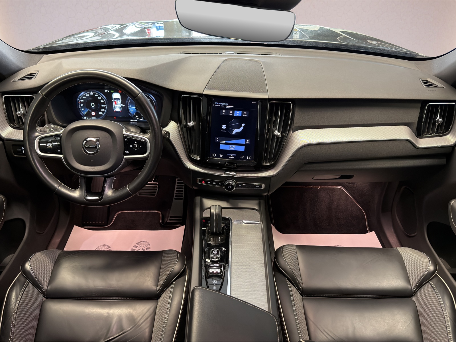 VOLVO XC60 B4 Diesel Mild Hybrid AWD R-Design Geartronic-showroom-element-3