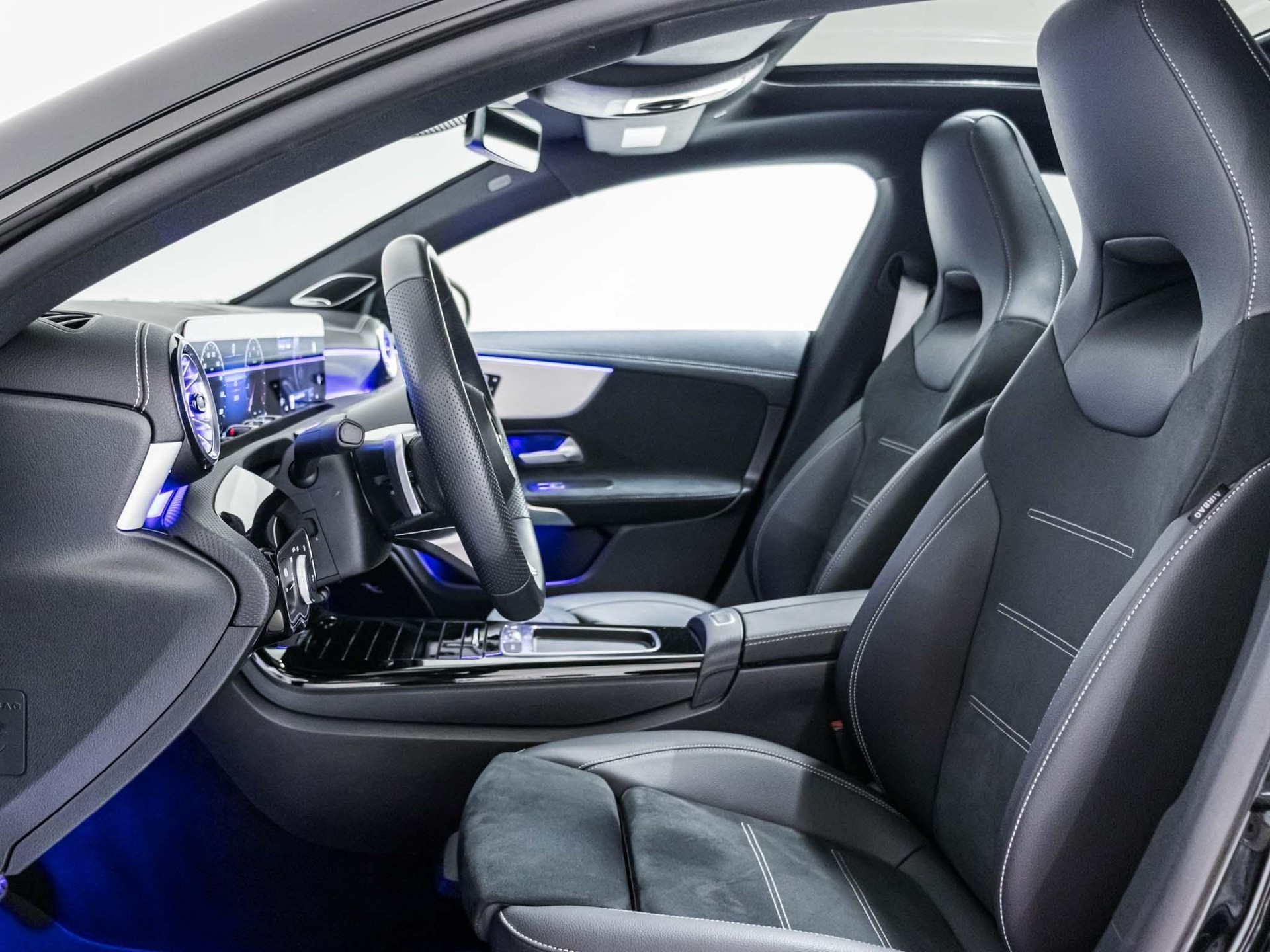 MERCEDES-BENZ CLA 250 4MATIC Shooting Brake-image-6