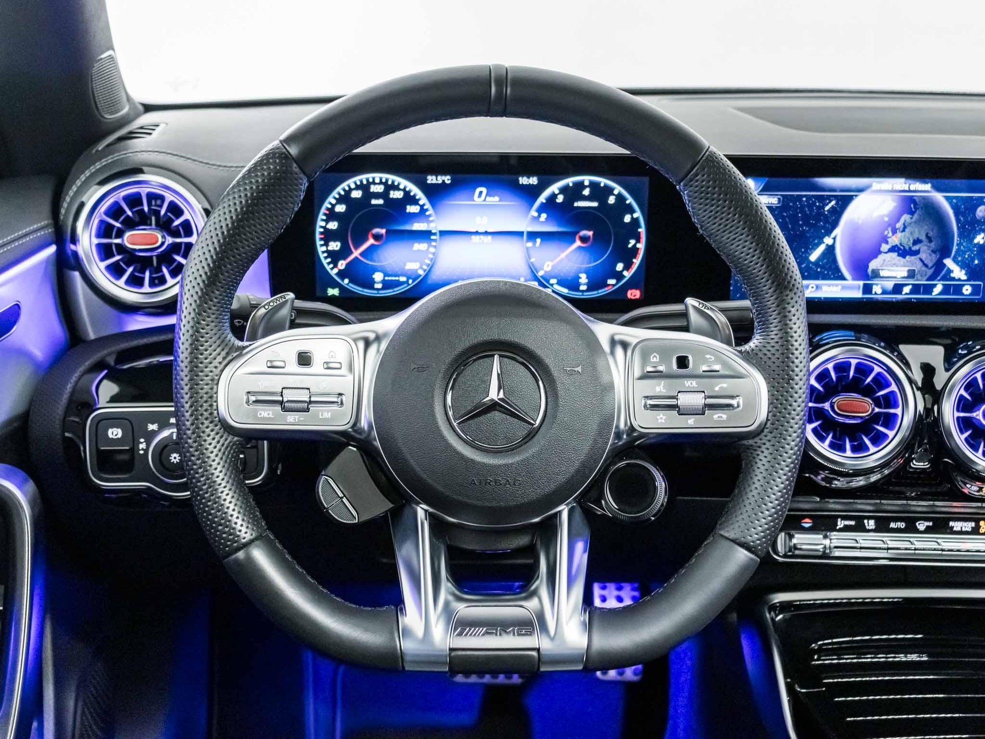 MERCEDES-BENZ CLA 250 4MATIC Shooting Brake-image-10