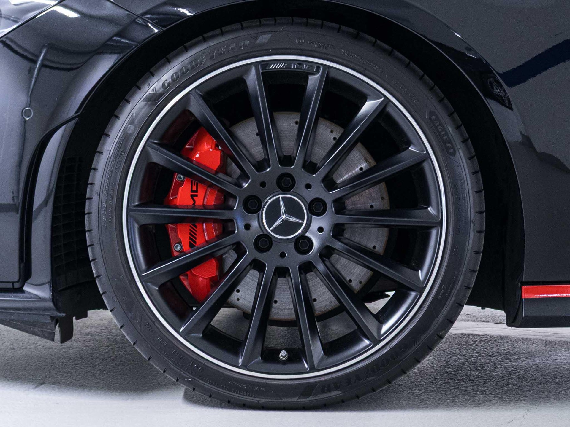 MERCEDES-BENZ CLA 250 4MATIC Shooting Brake-image-13