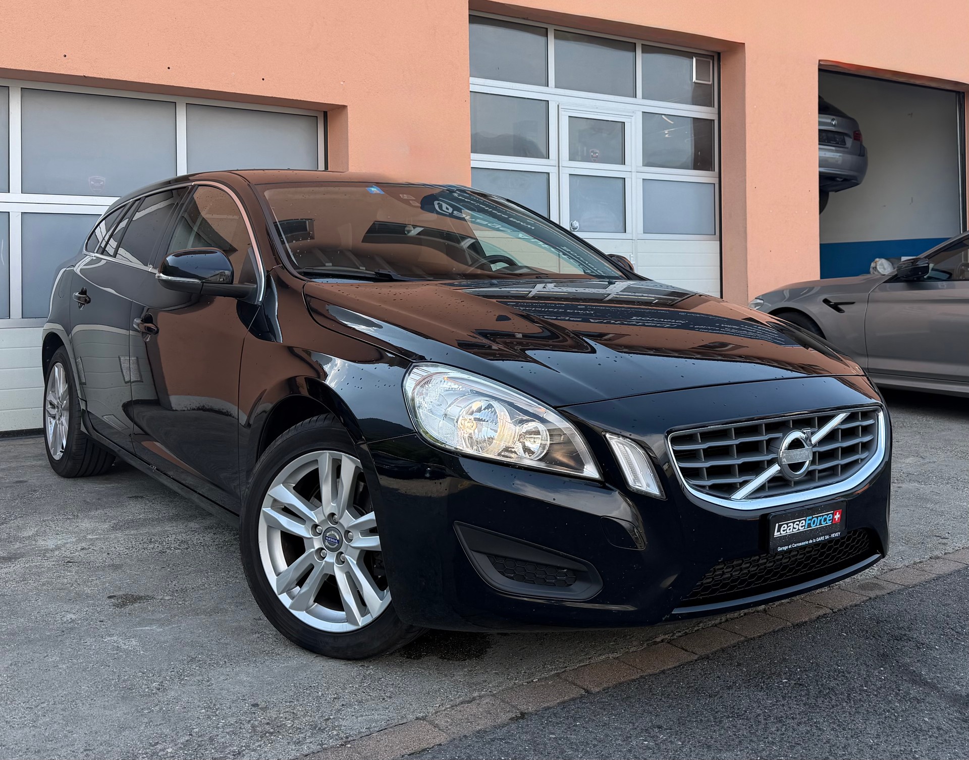 VOLVO V60 D4 Momentum