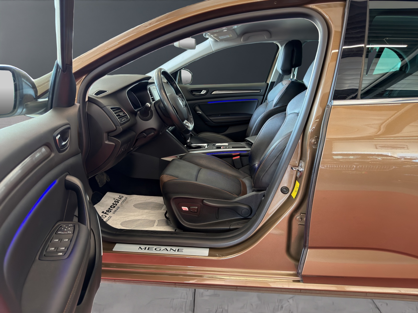 RENAULT Mégane 1.2 16V Turbo Bose EDC-image-14