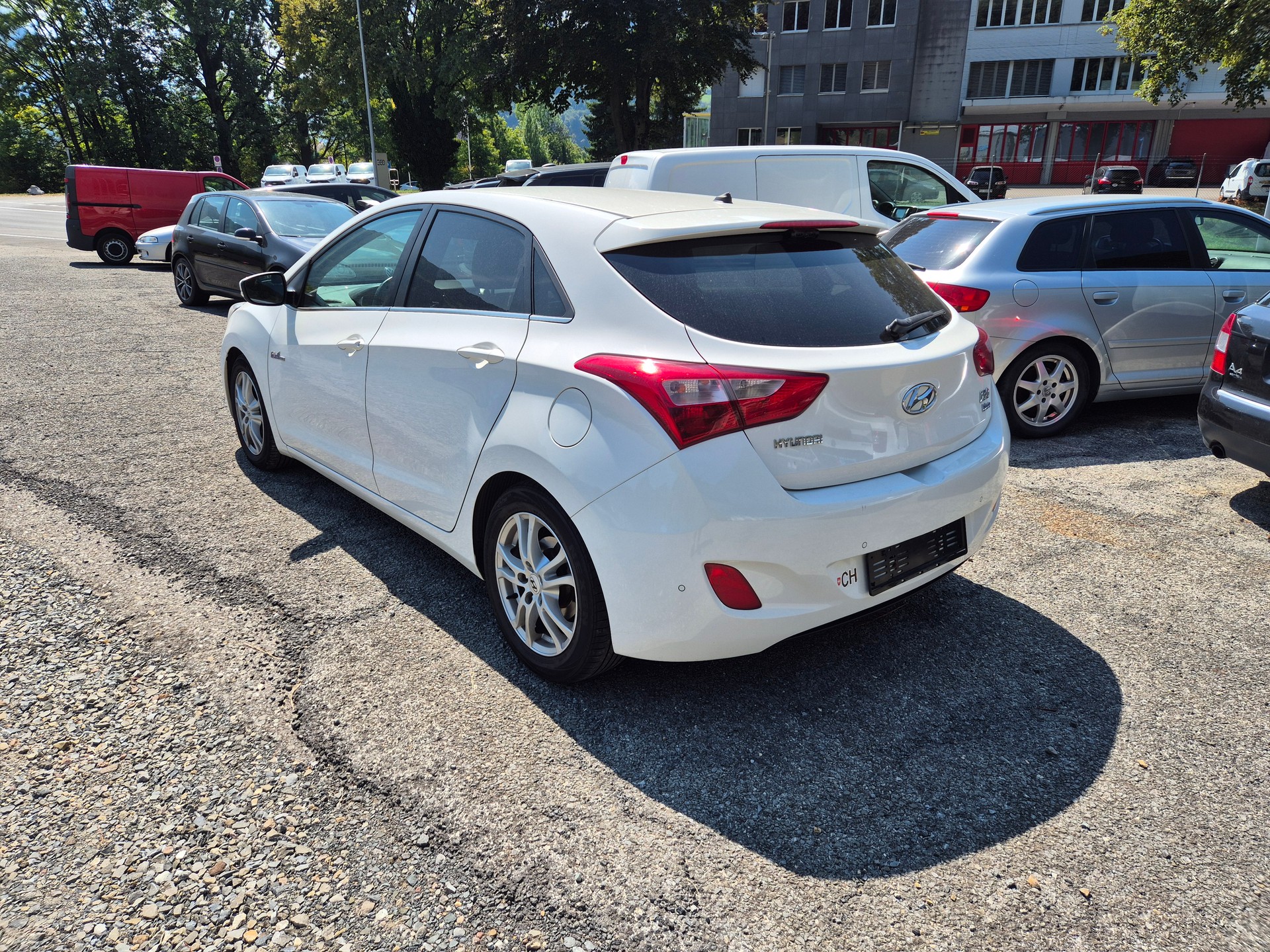 HYUNDAI i30 1.6 CRDi Comfort-image-2