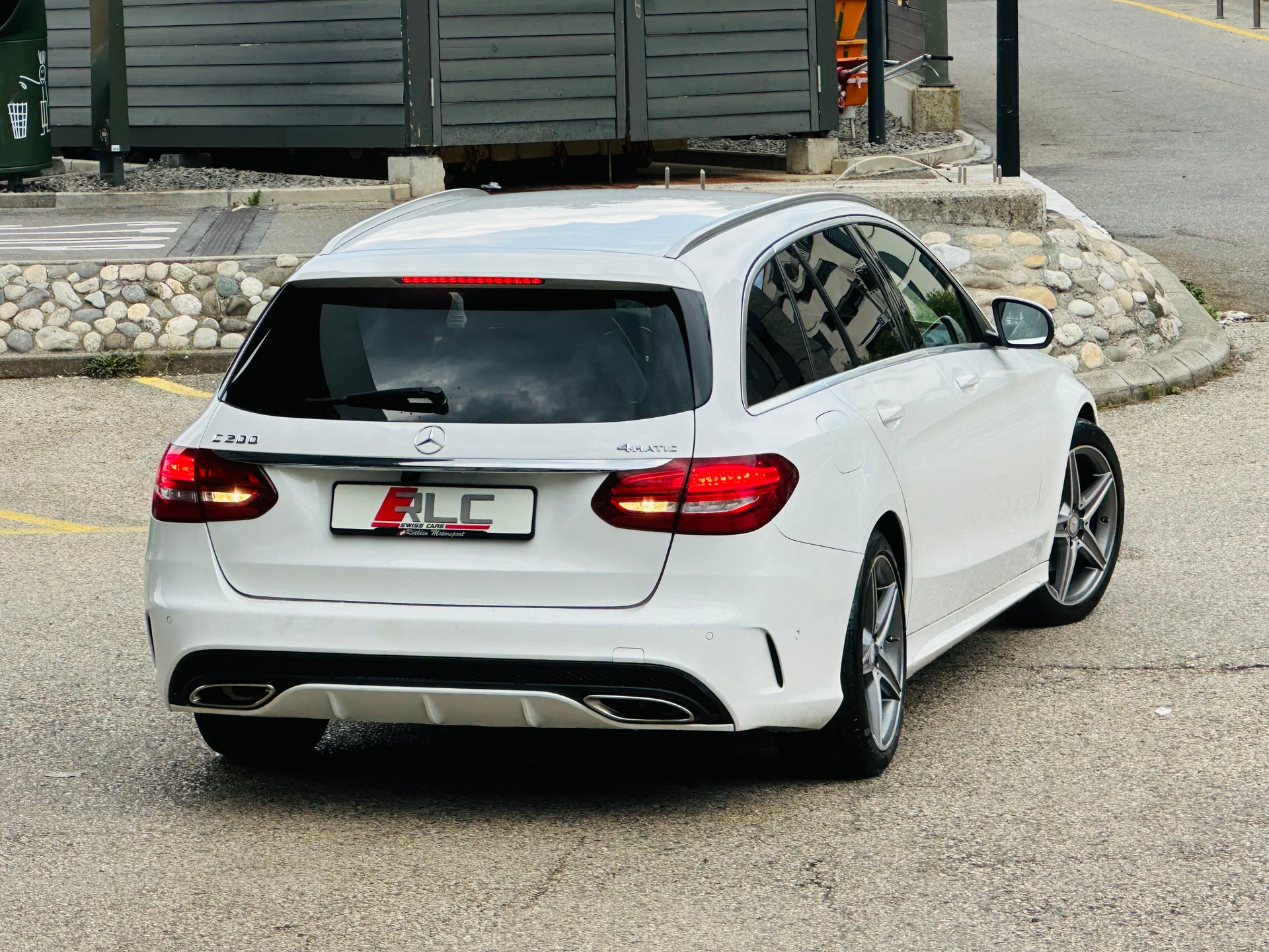 MERCEDES-BENZ C 200 AMG Line 4Matic 7G-Tronic-image-11