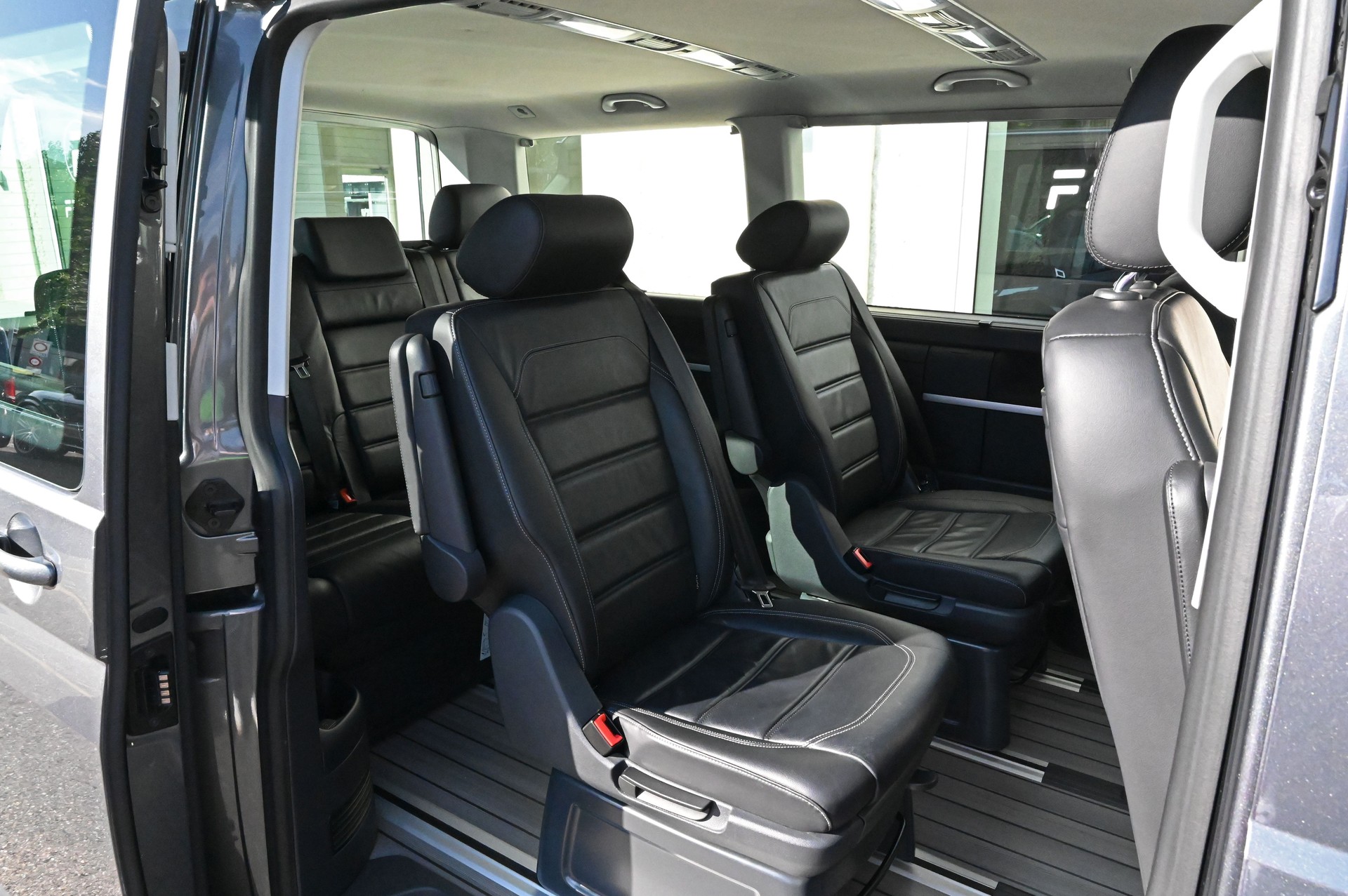VW T6.1 Multivan 2.0 Bi-TDI Comfortline 4Motion DSG-image-17