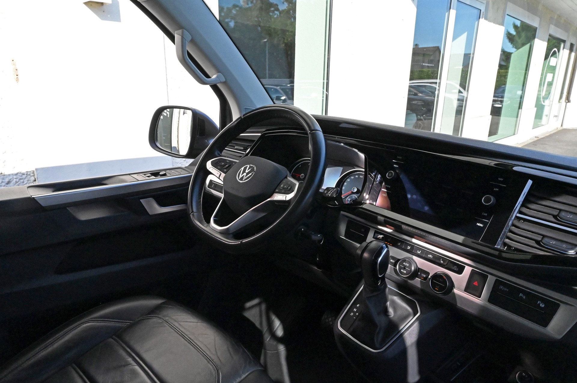 VW T6.1 Multivan 2.0 Bi-TDI Comfortline 4Motion DSG-image-15