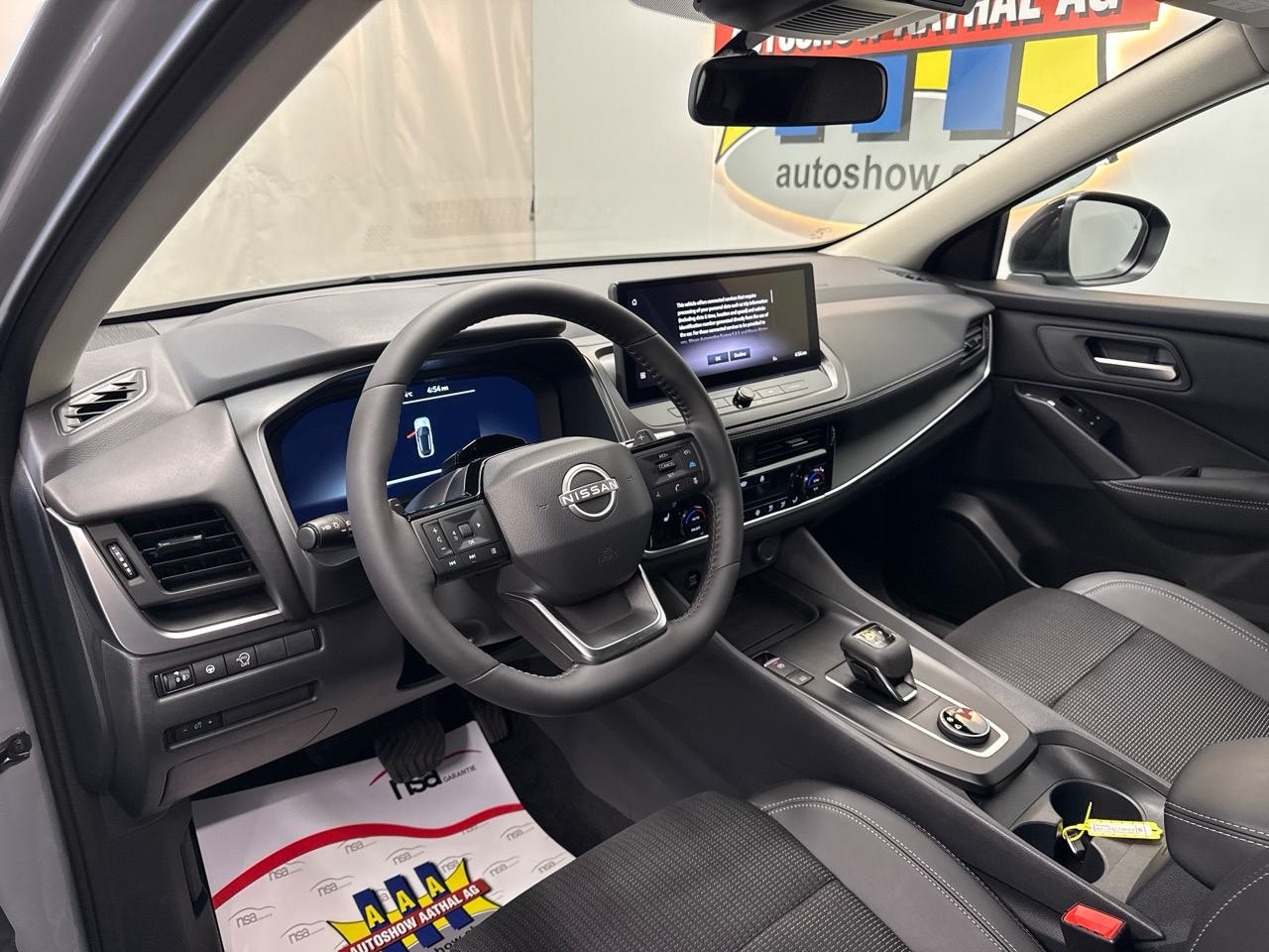 NISSAN Qashqai 1.3 DIG-T MHEV N-Connecta Xtronic 4x4-showroom-element-2