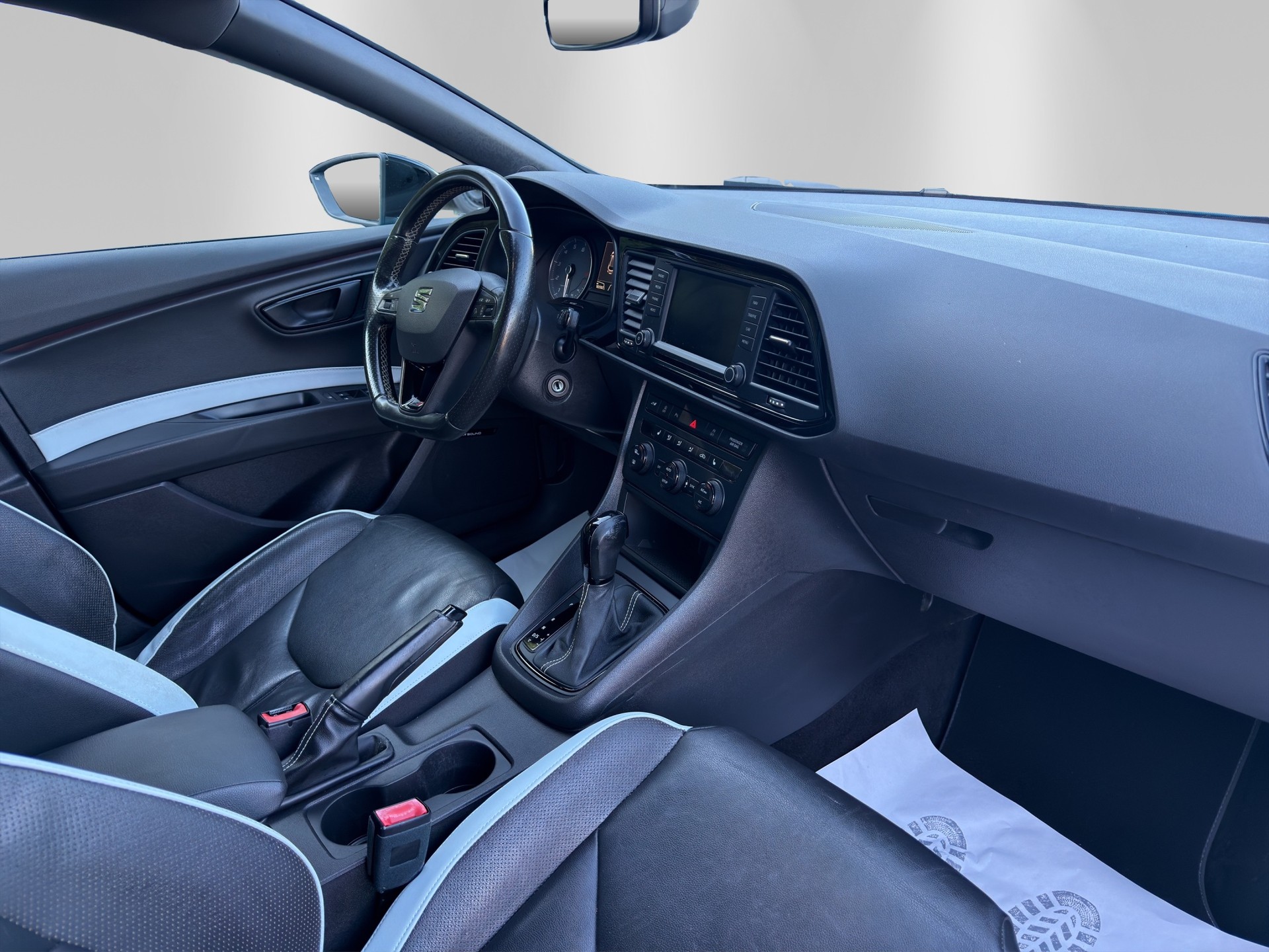 SEAT Leon ST 2.0 TSI Cupra 290 DSG-image-14