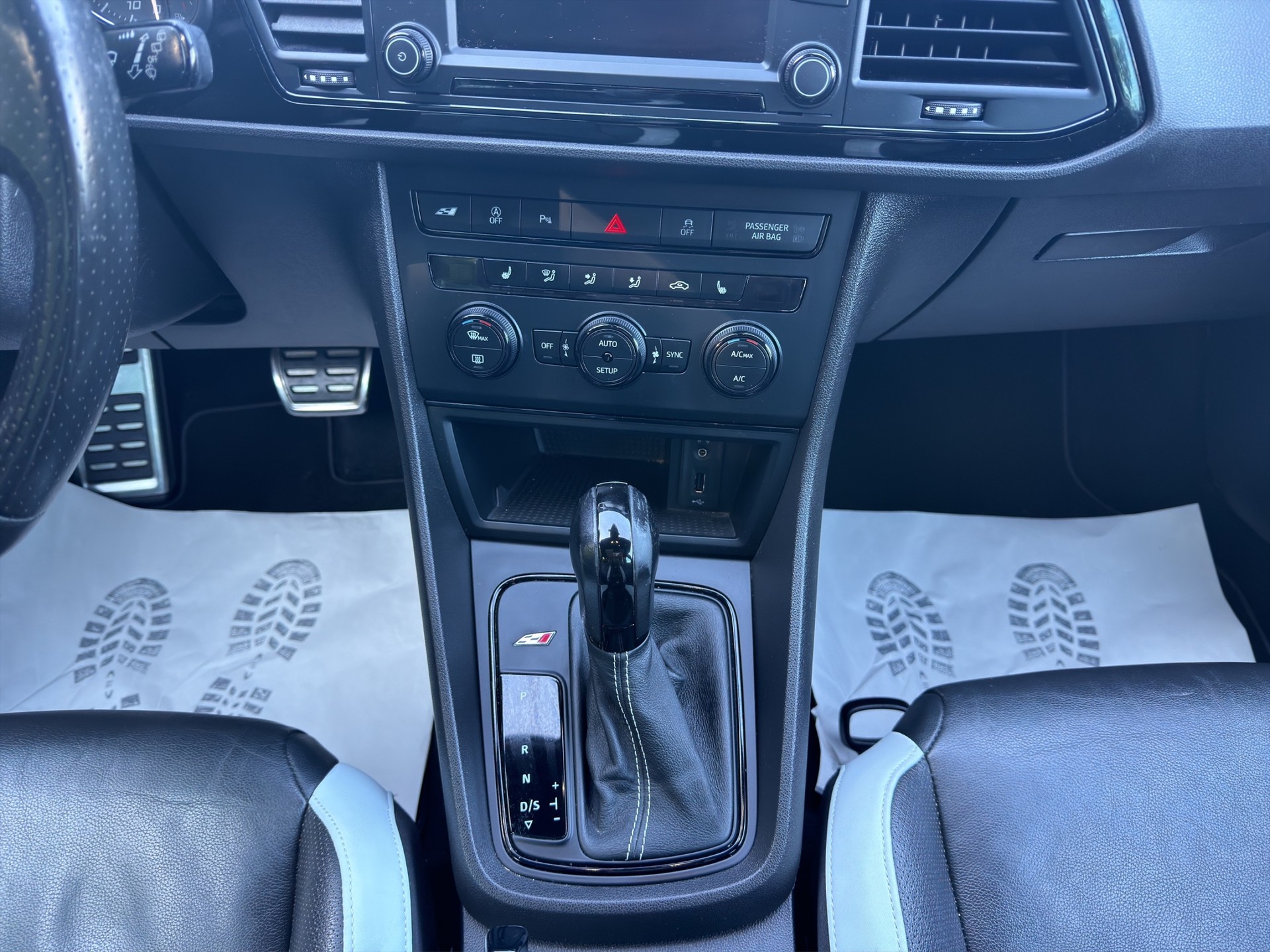 SEAT Leon ST 2.0 TSI Cupra 290 DSG-image-13