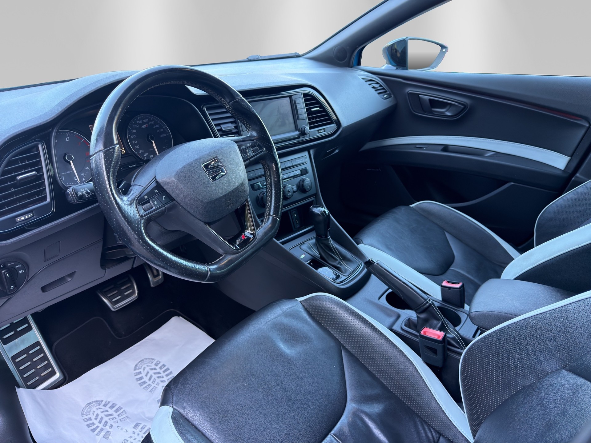 SEAT Leon ST 2.0 TSI Cupra 290 DSG-image-8