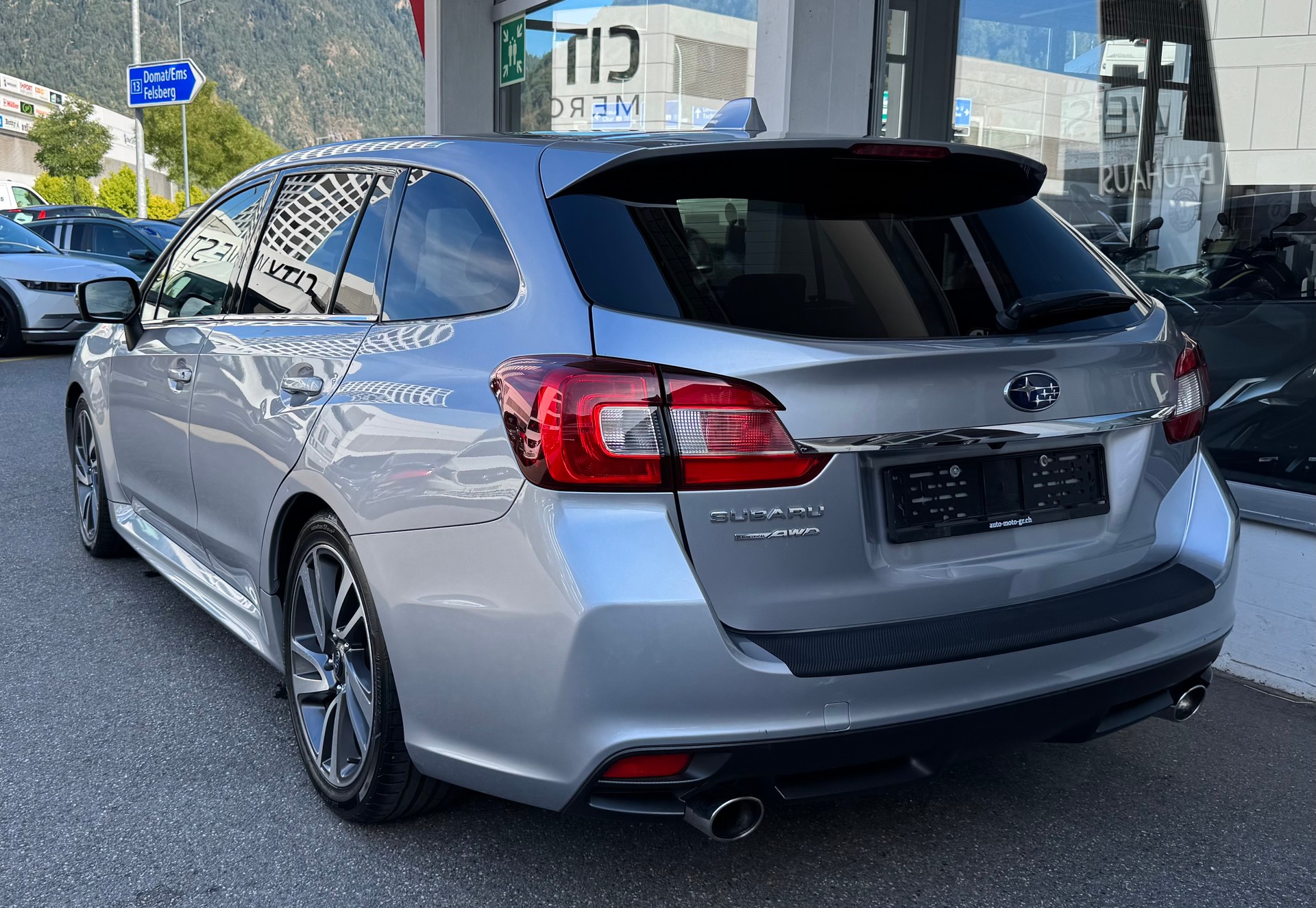 SUBARU Levorg 1.6DIT Luxury S AWD Lineartronic-image-4