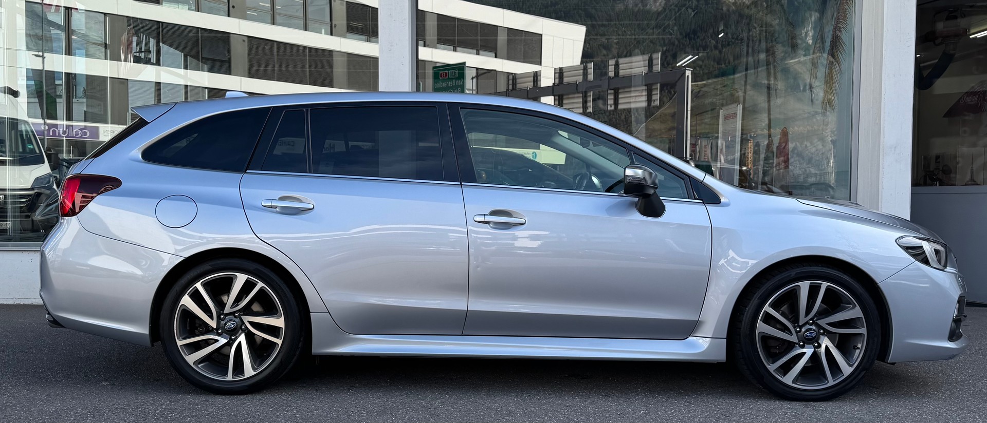 SUBARU Levorg 1.6DIT Luxury S AWD Lineartronic-showroom-element-1