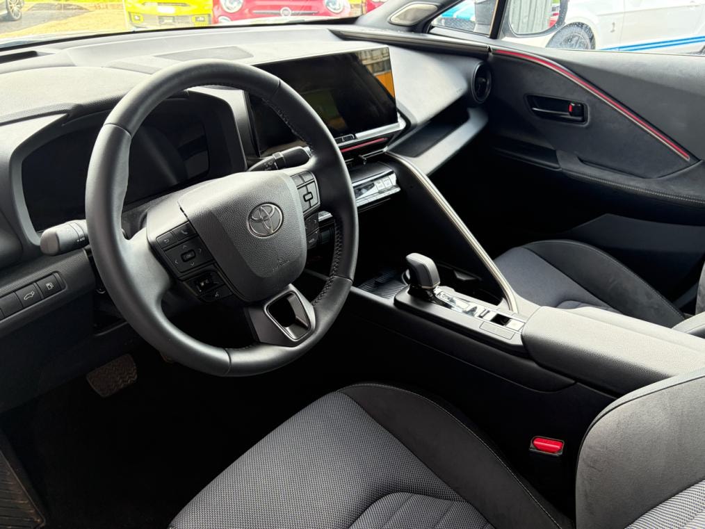 TOYOTA C-HR 2.0 HSD Trend 4WD-showroom-element-3