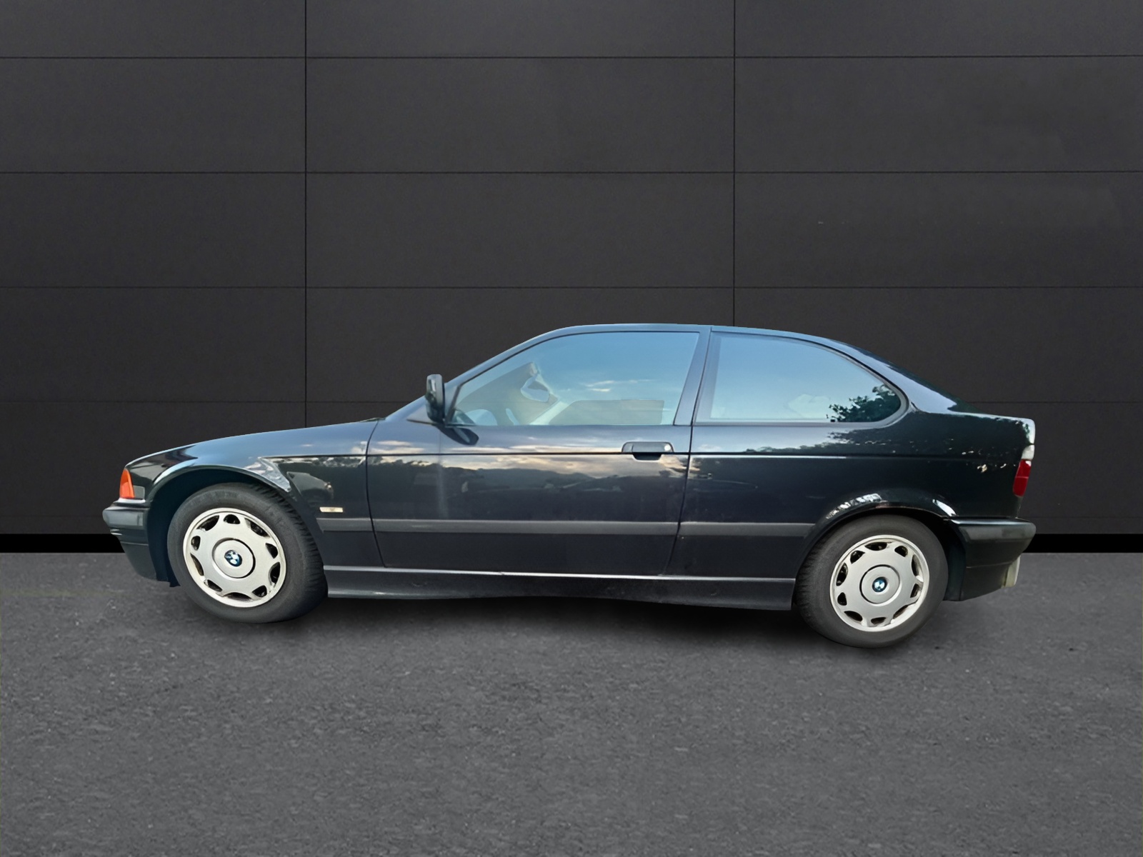 BMW 316i Compact Automat-showroom-element-2