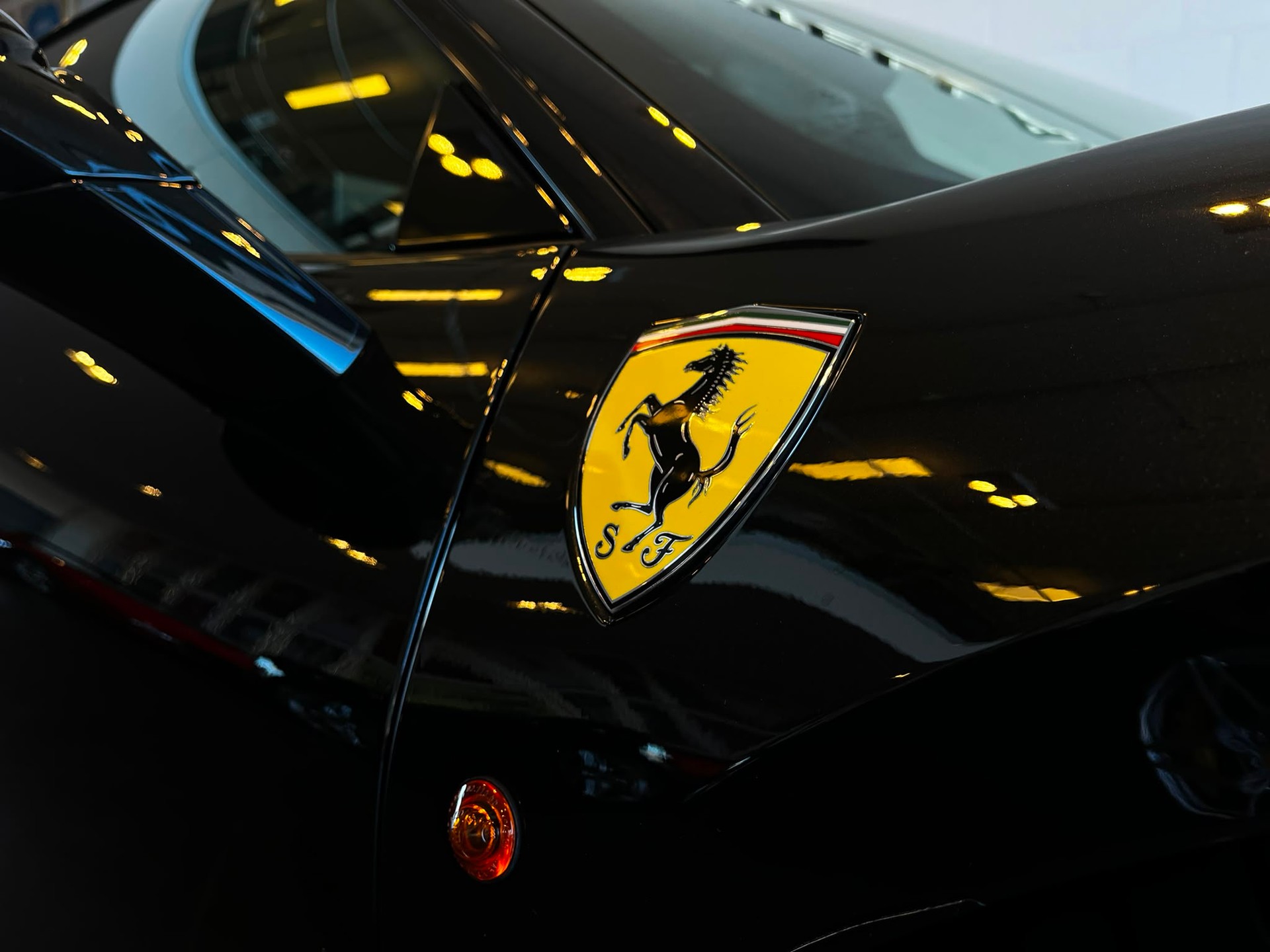 FERRARI 488 GTB 3.9 V8-image-17