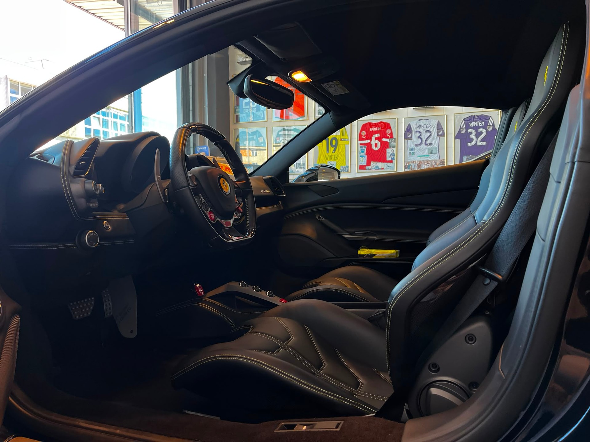 FERRARI 488 GTB 3.9 V8-image-11