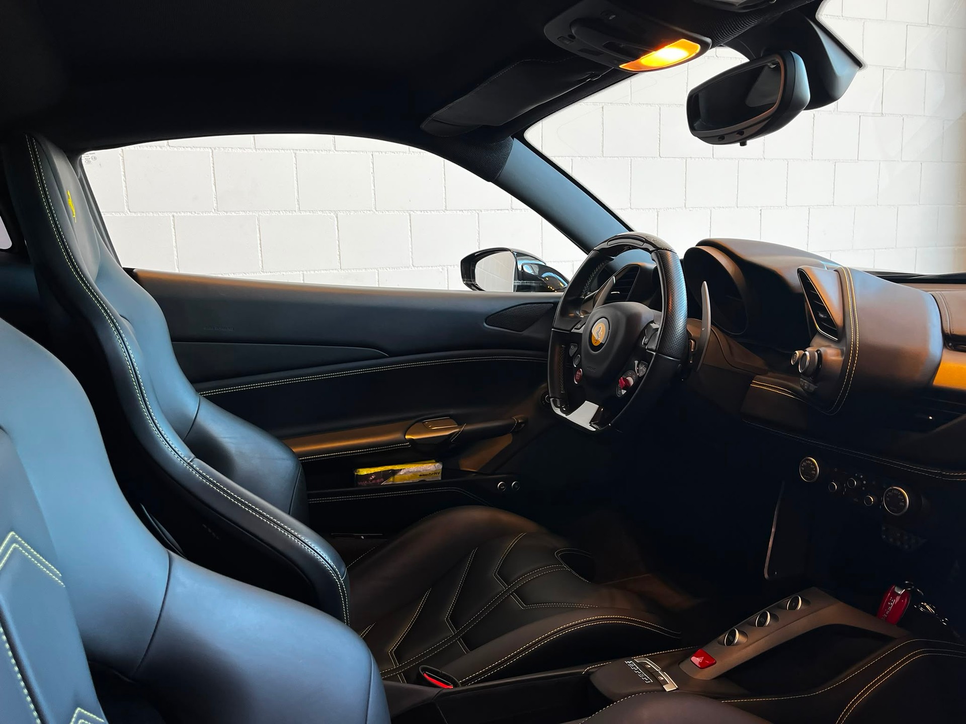 FERRARI 488 GTB 3.9 V8-image-16