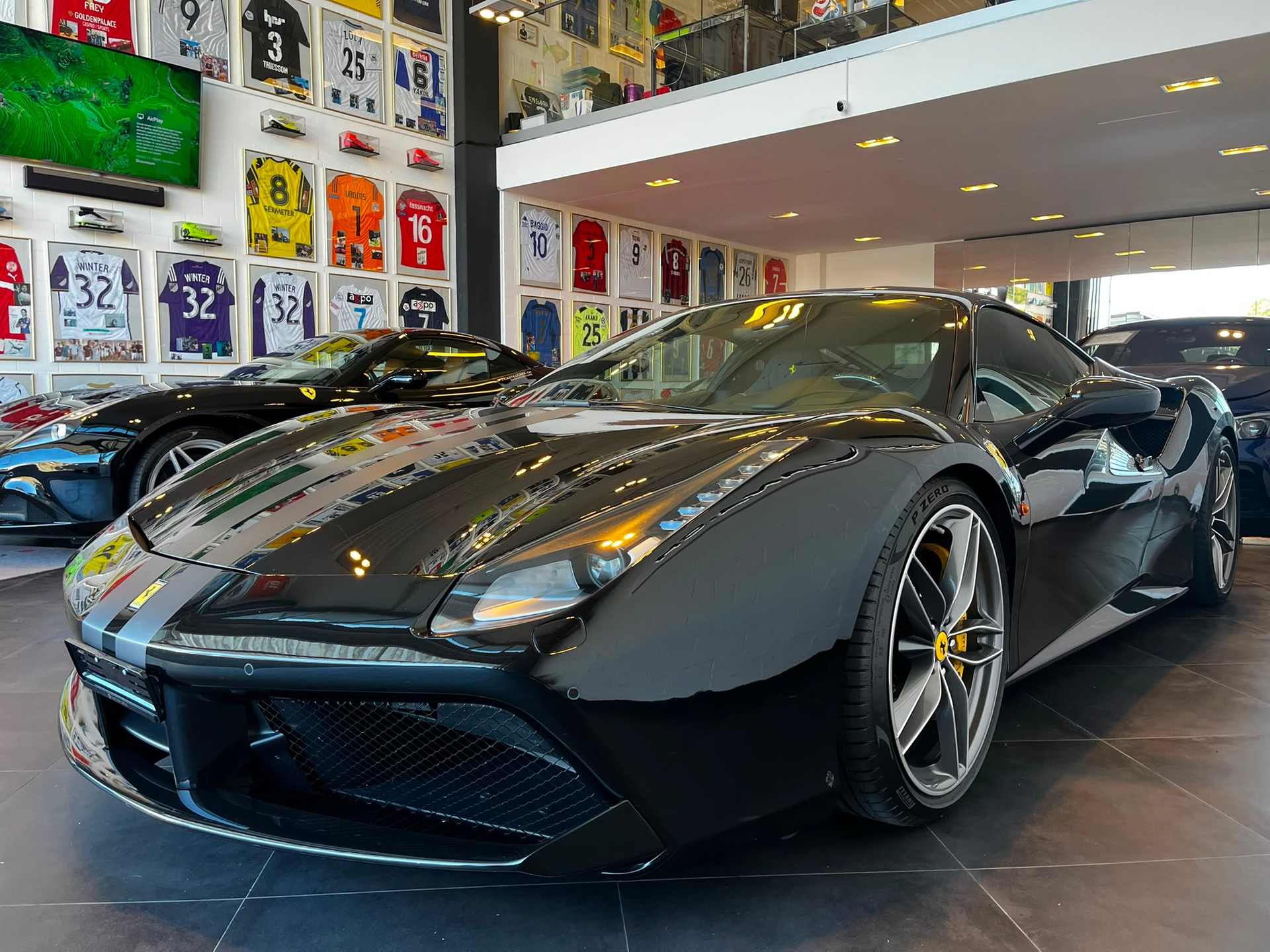 FERRARI 488 GTB 3.9 V8-showroom-element-3