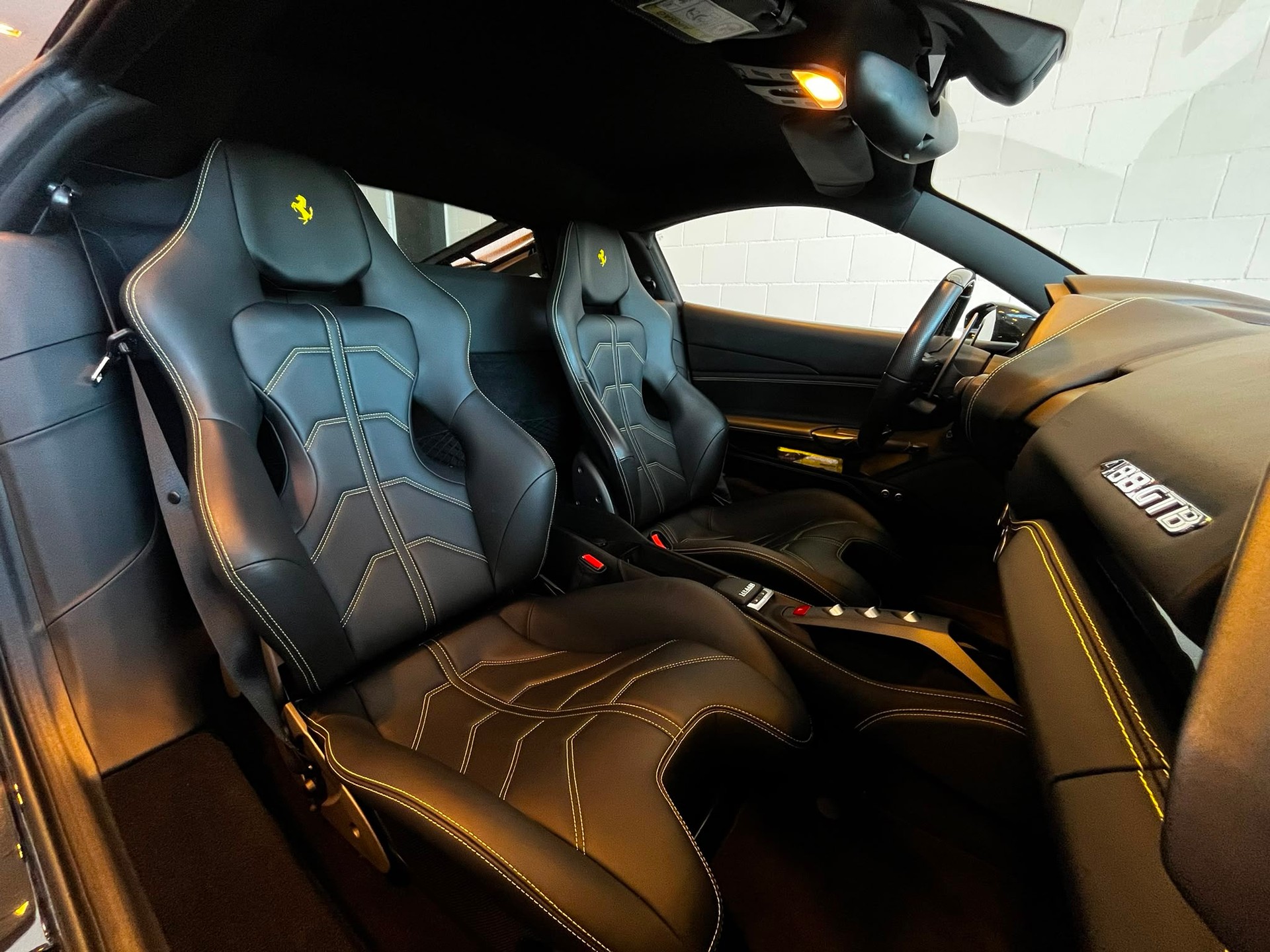 FERRARI 488 GTB 3.9 V8-image-14