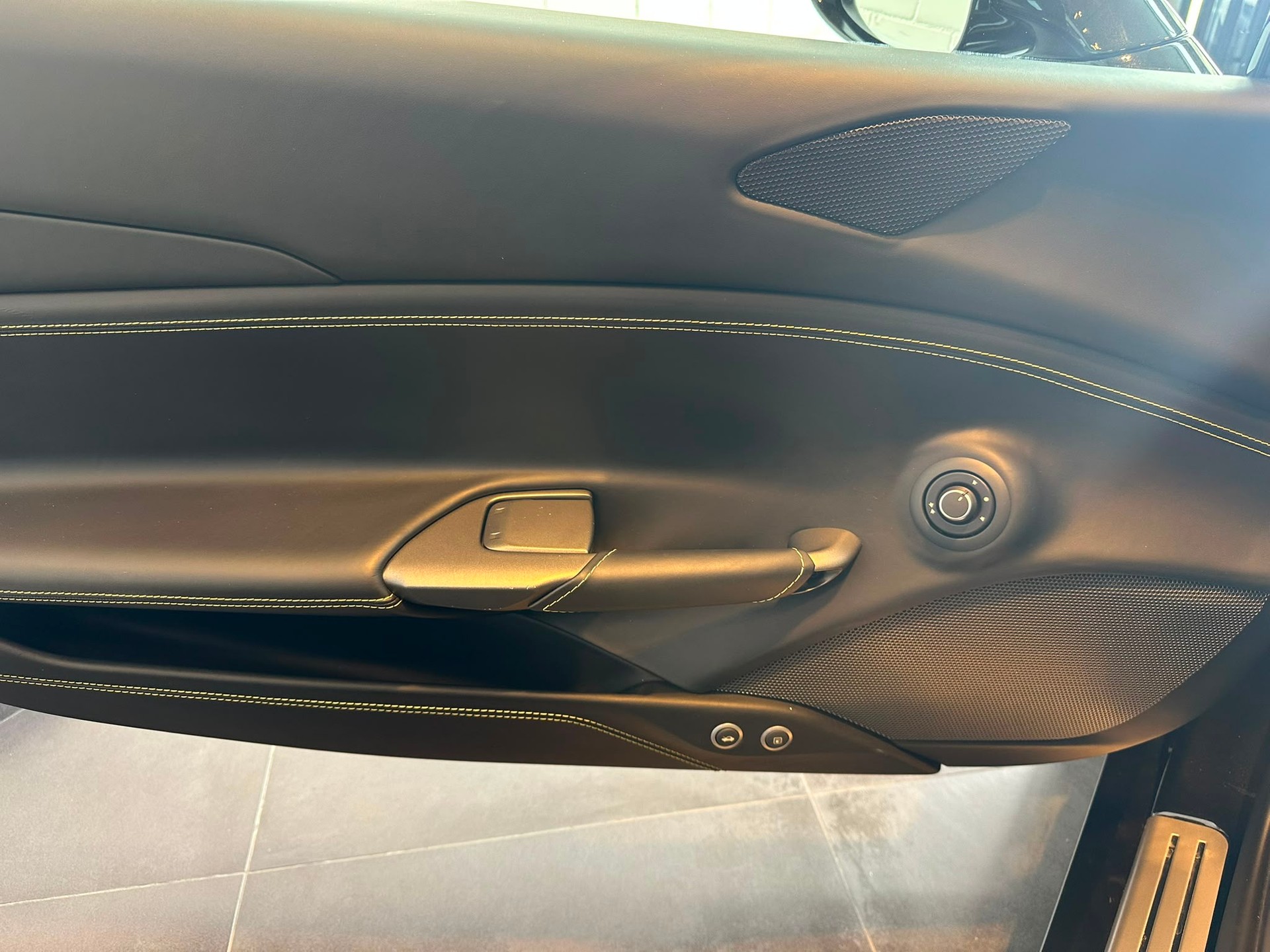 FERRARI 488 GTB 3.9 V8-image-25