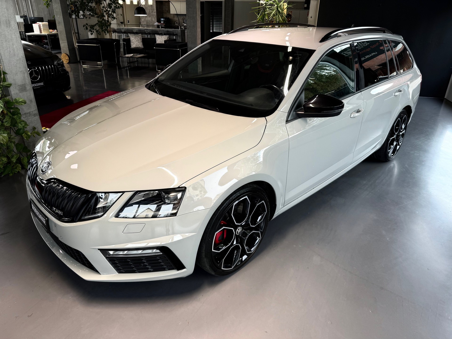 SKODA Octavia Combi 2.0 TSI RS Final Edition DSG
