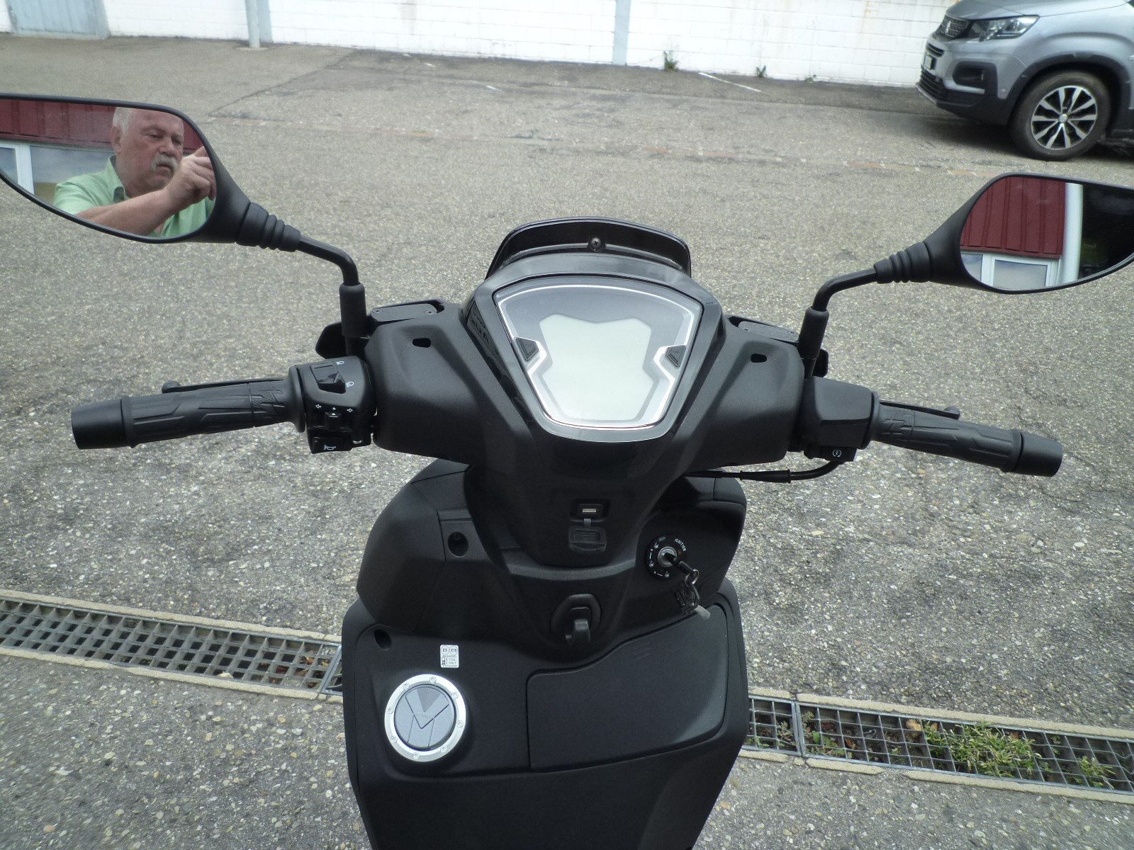 KYMCO Agility S 125i ABS Topcase-image-5