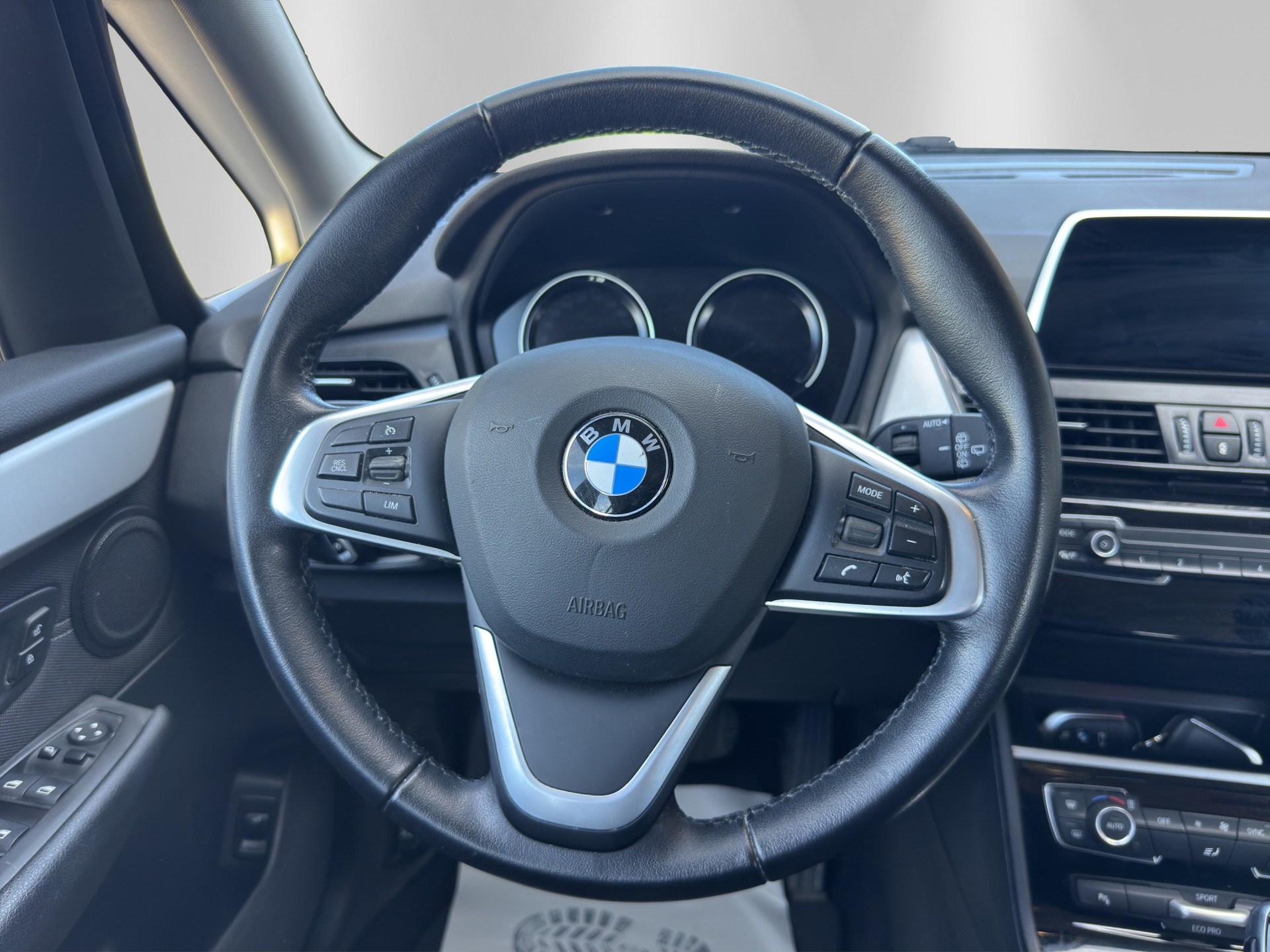 BMW 218d Gran Tourer Steptronic-image-9
