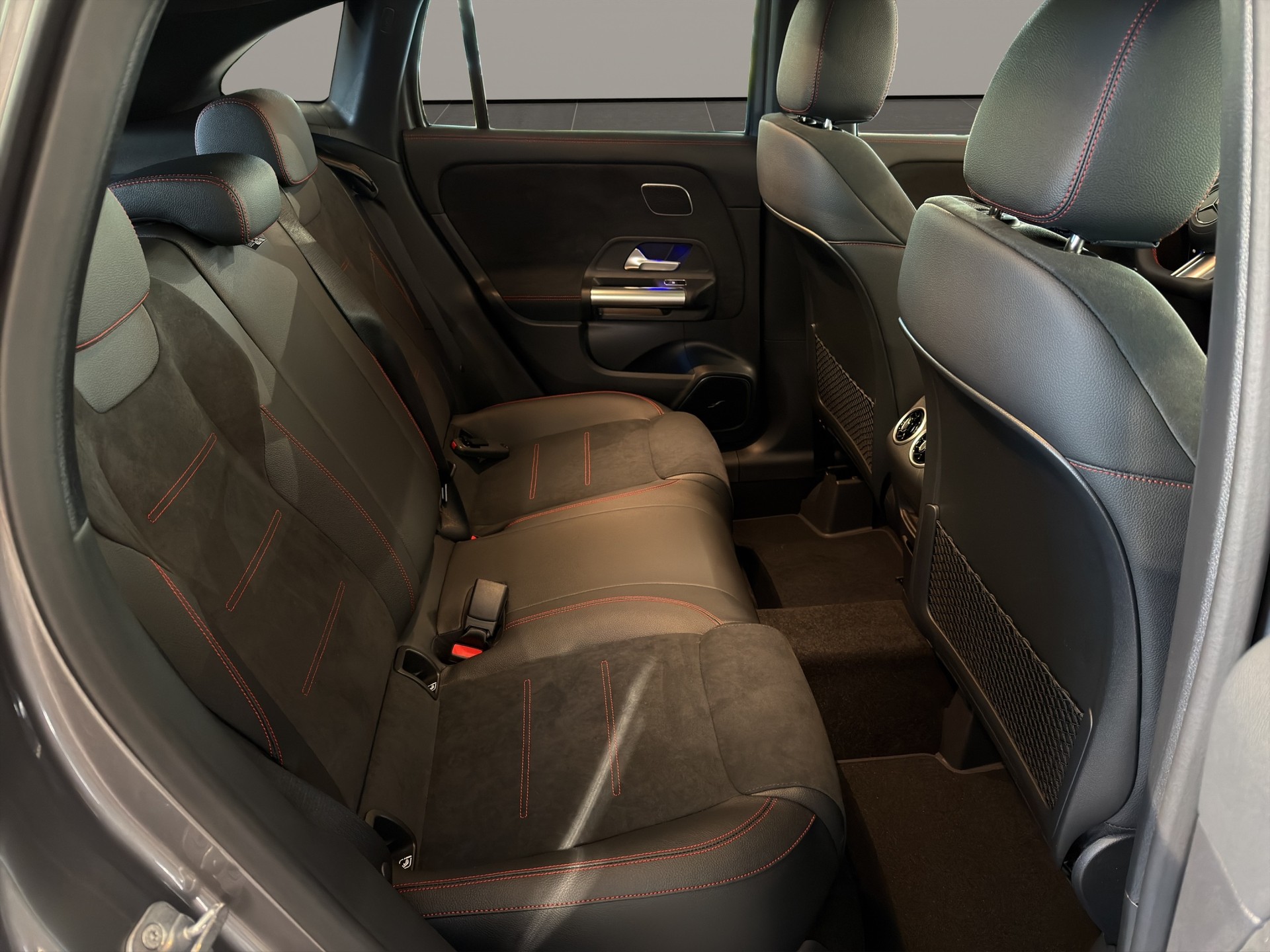 MERCEDES-BENZ GLA 220d 4Matic 8G-DCTSwiss Star-image-11