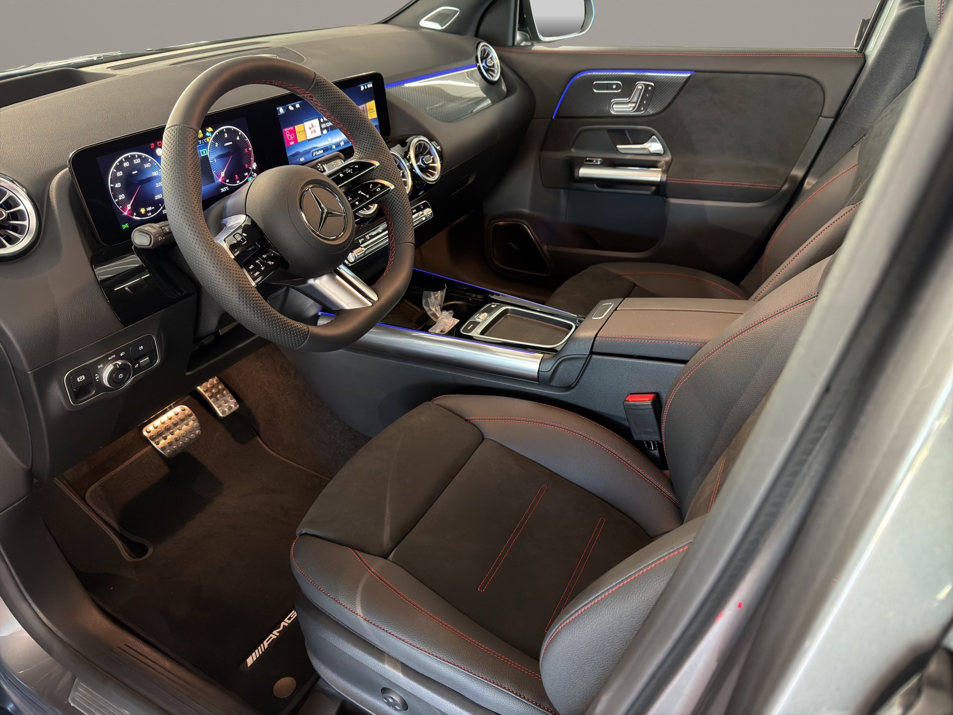 MERCEDES-BENZ GLA 220d 4Matic 8G-DCTSwiss Star-image-8