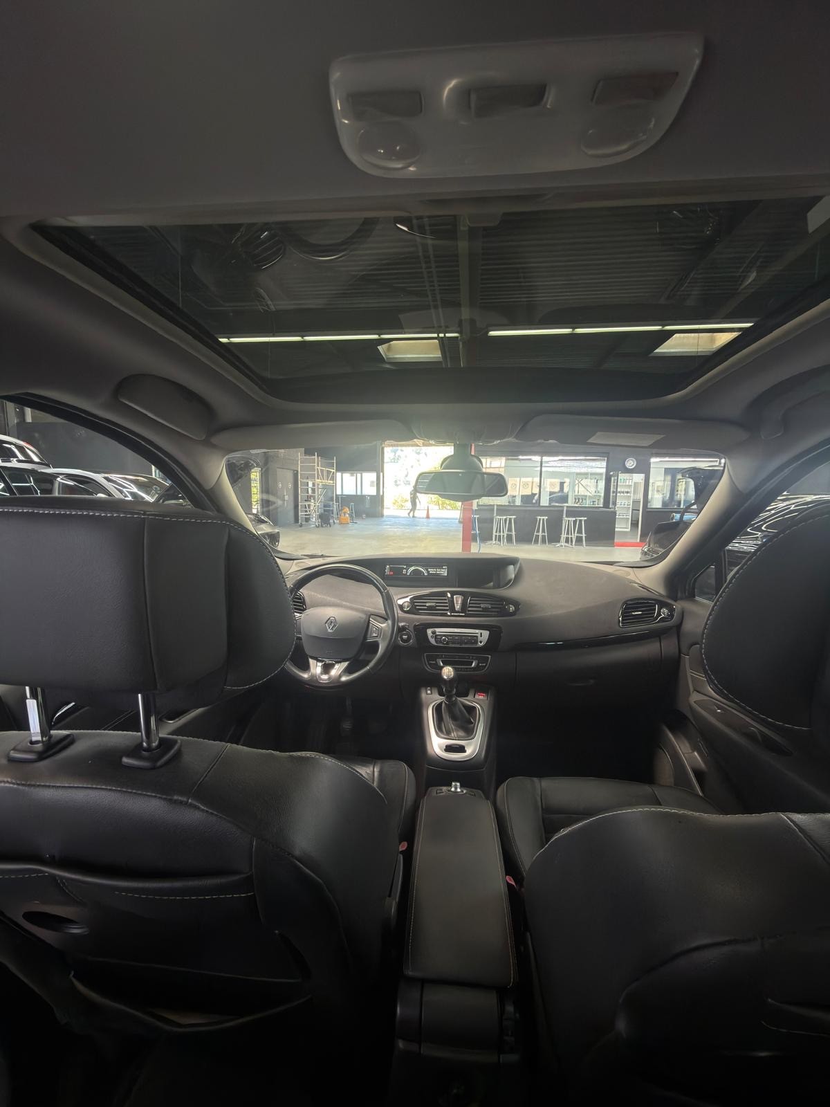 RENAULT Grand Scénic 1.4 16V Turbo Bose mit GARANTIE möglich-image-4