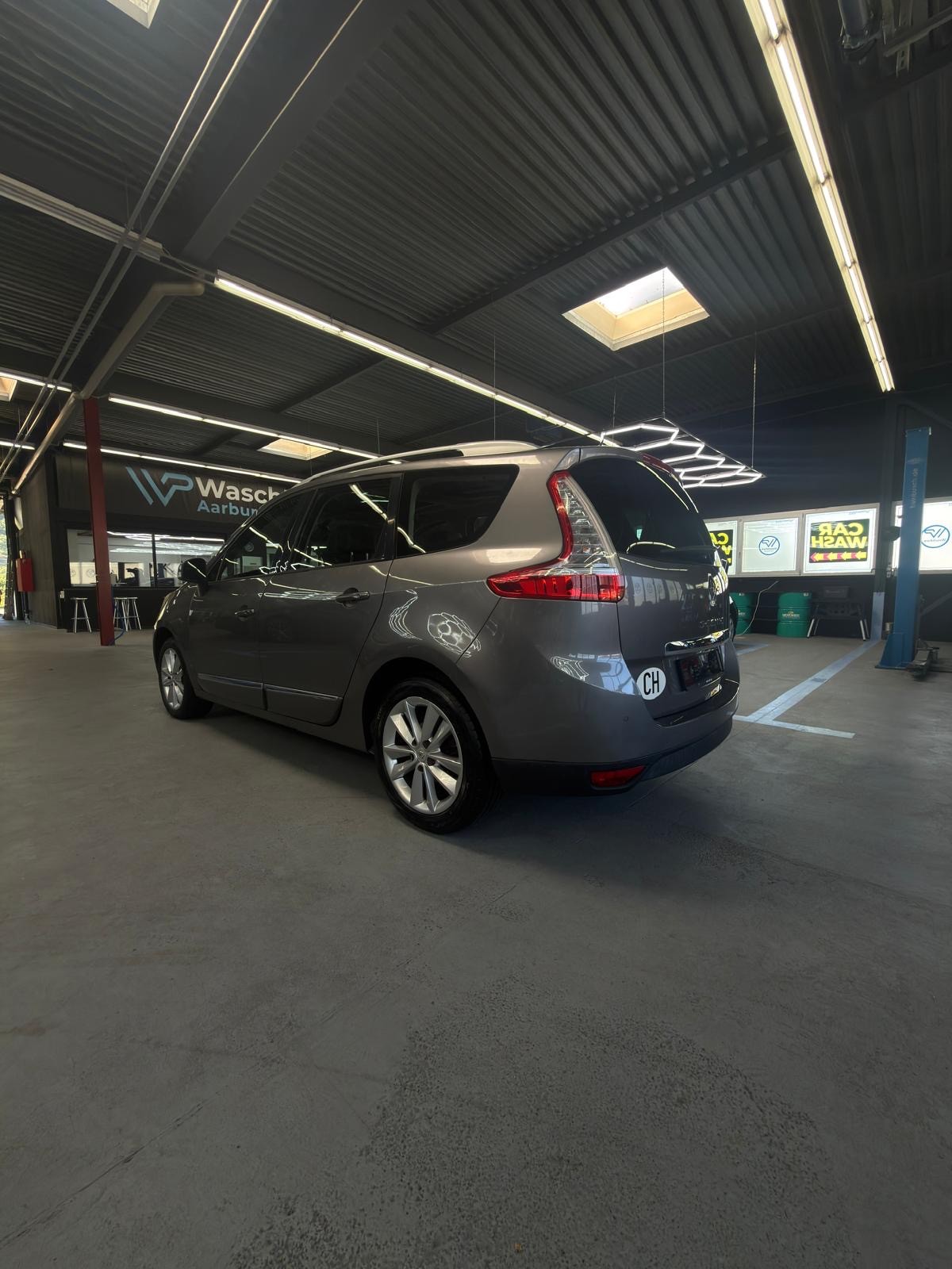 RENAULT Grand Scénic 1.4 16V Turbo Bose mit GARANTIE möglich-showroom-element-3