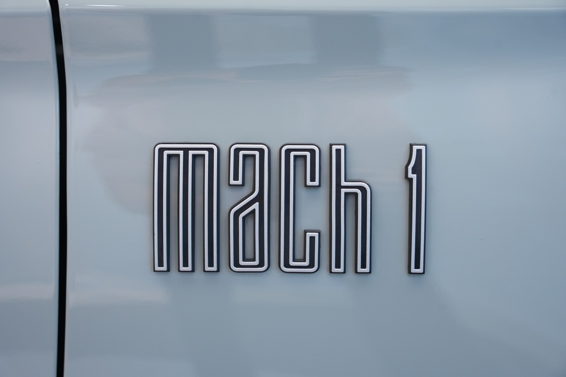 FORD Mustang Fastback 5.0 V8 Mach 1-image-38