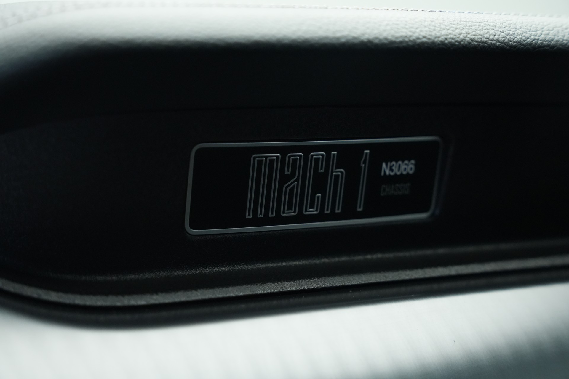 FORD Mustang Fastback 5.0 V8 Mach 1-image-18