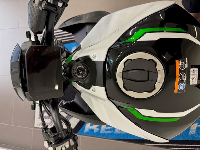KAWASAKI Z 900 35KW Platin Edition MY 27-image-10