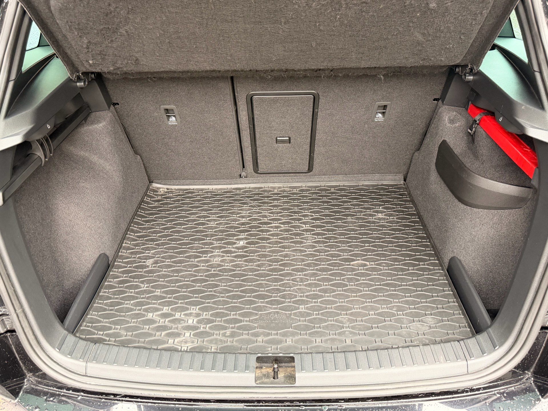 SKODA Karoq Sportline 4x4 *** ANHÄNGERKUPPLUNG ***-image-26