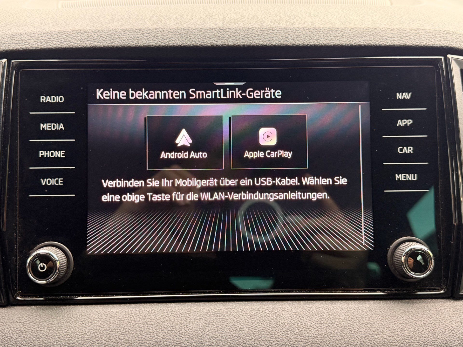 SKODA Karoq Sportline 4x4 *** ANHÄNGERKUPPLUNG ***-image-17