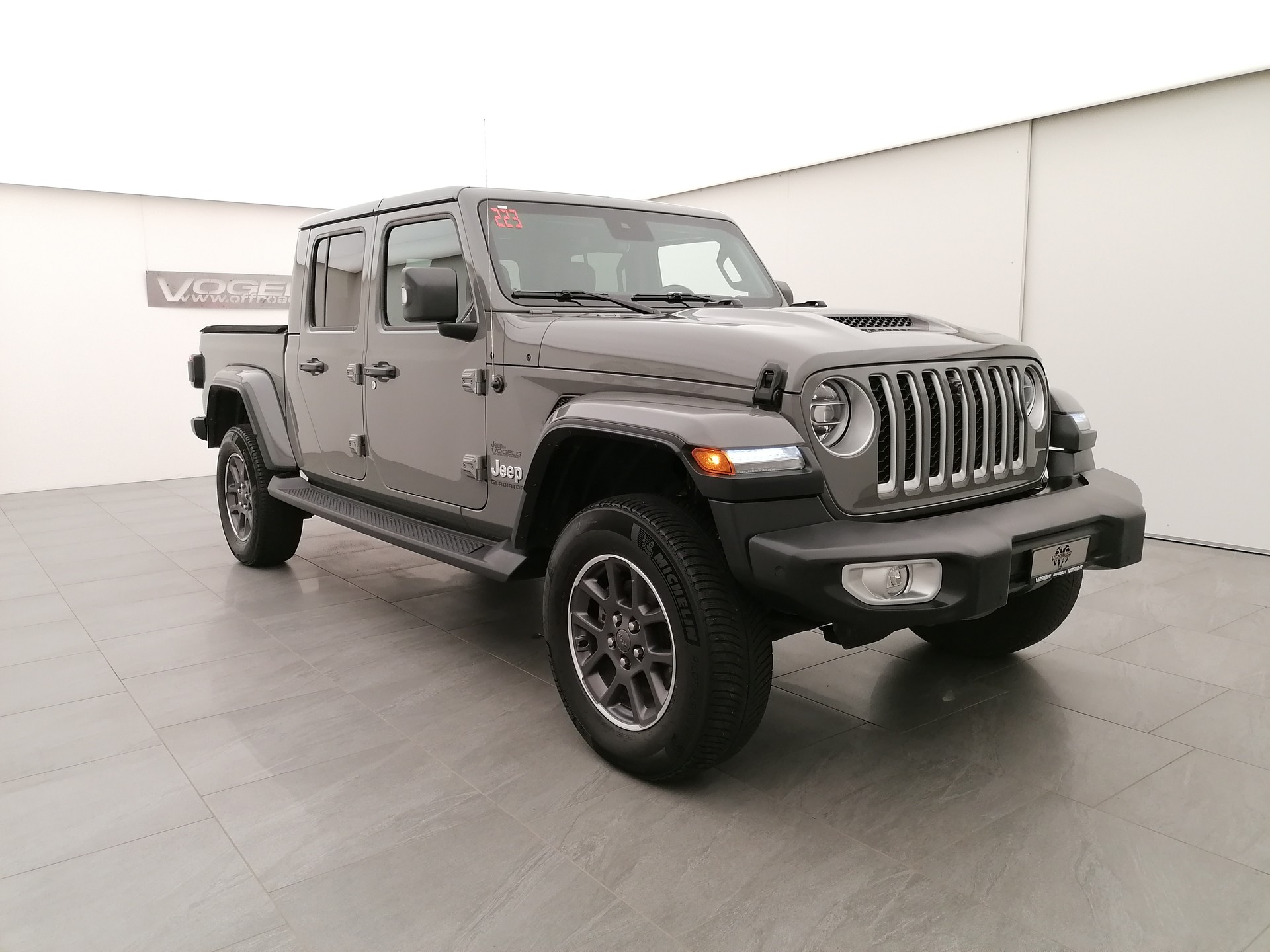 JEEP Gladiator 3.0 V6 Overland-showroom-element-2