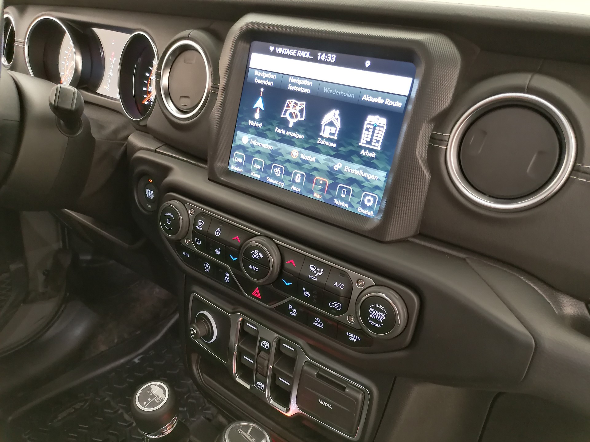 JEEP Gladiator 3.0 V6 Overland-image-14