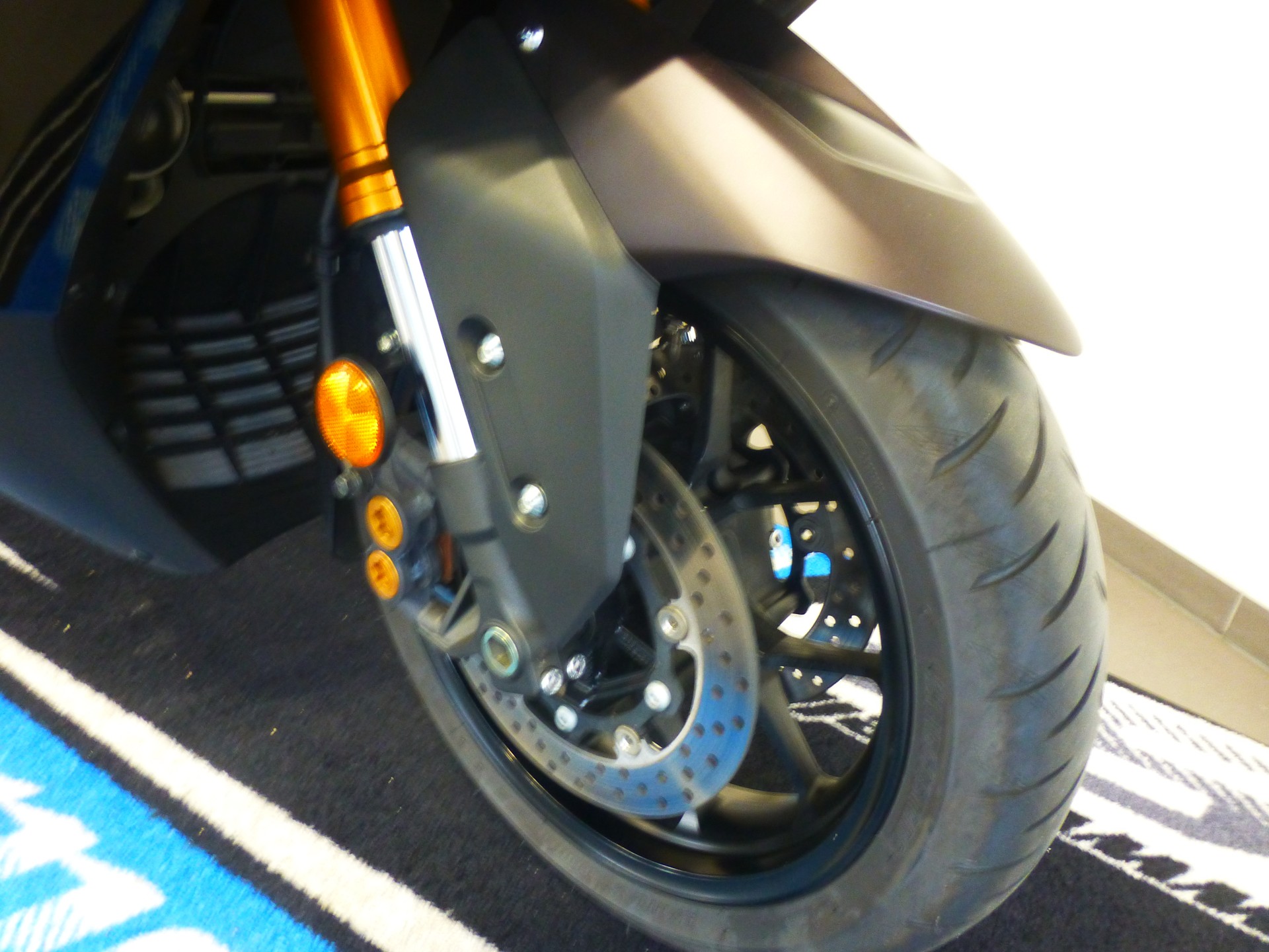 YAMAHA T-MAX Tech-Max XP 560-image-12