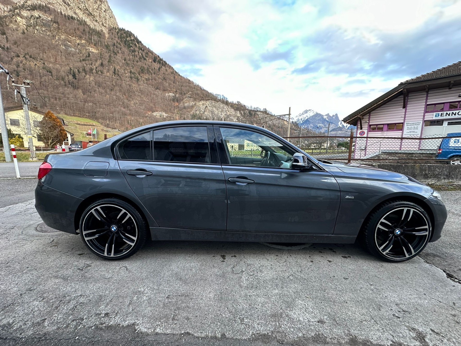 BMW 320d xDrive Steptronic-image-3