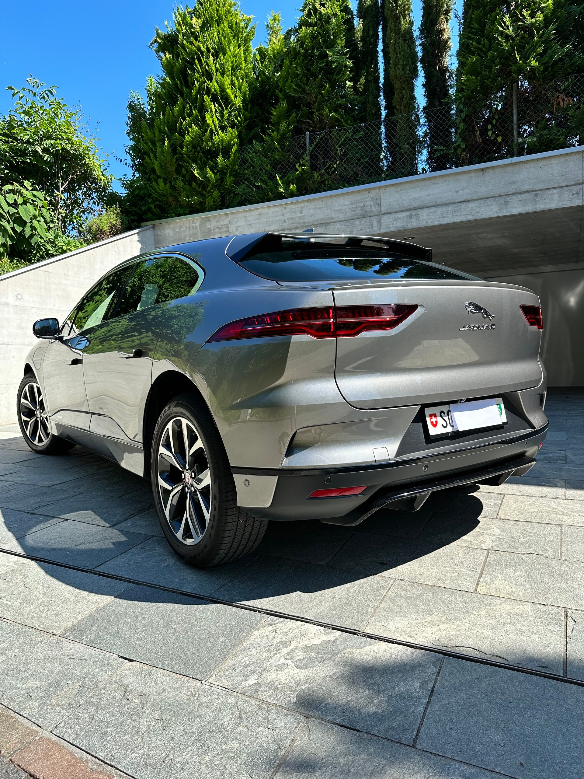 JAGUAR I-Pace EV400 HSE AWD-image-1