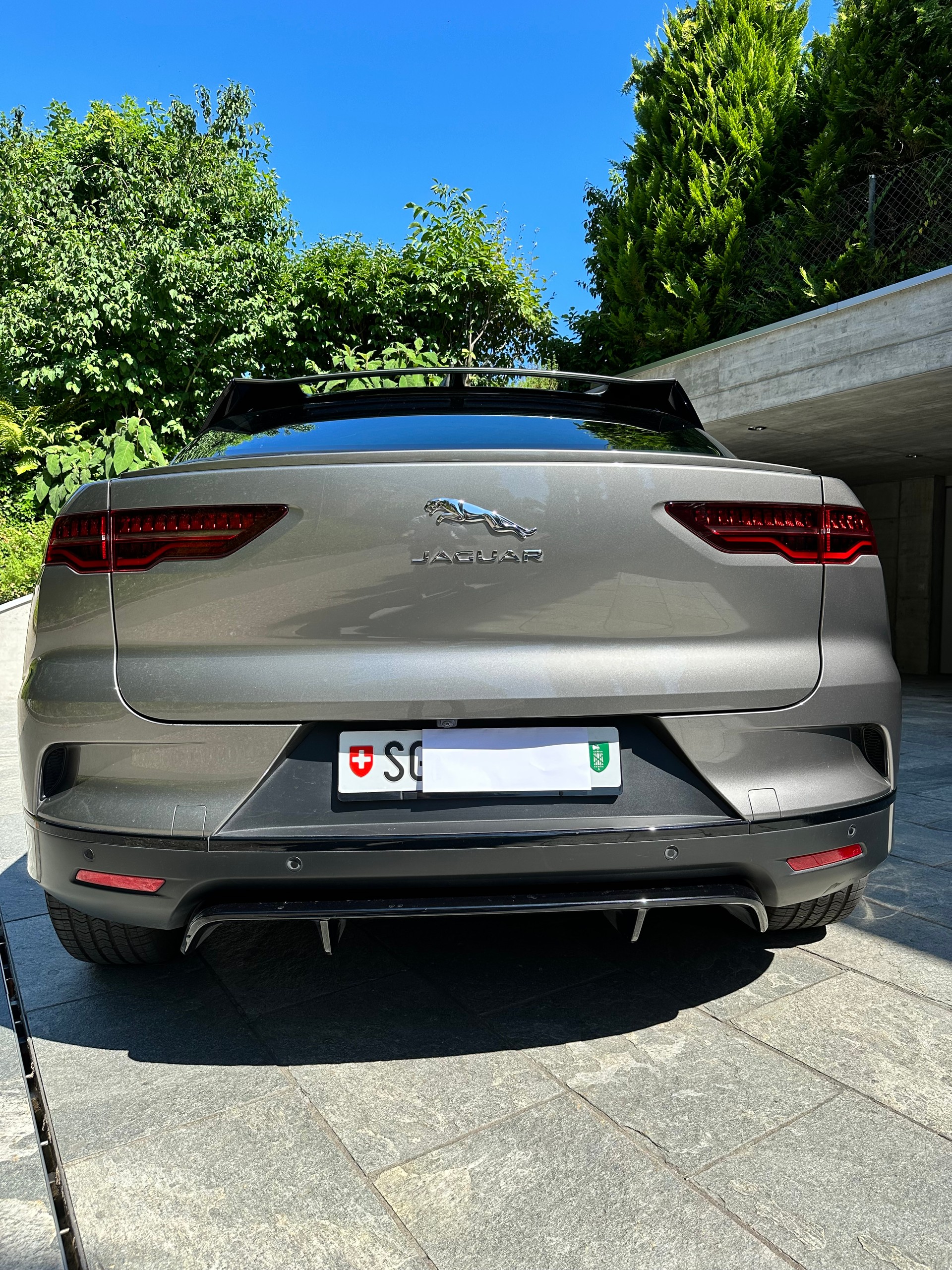 JAGUAR I-Pace EV400 HSE AWD-image-2