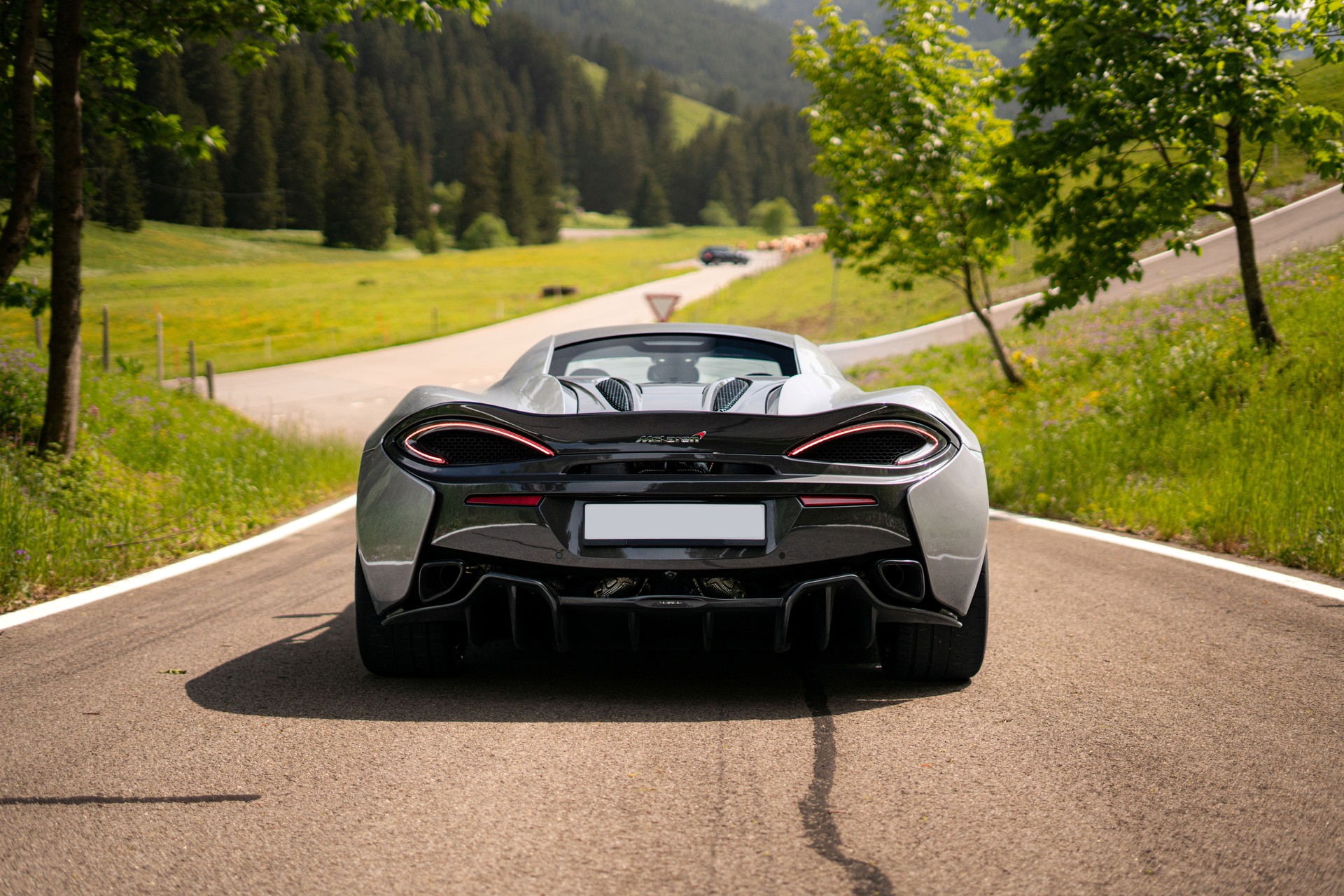 McLAREN 570S Coupé 3.8 V8 SSG-image-5