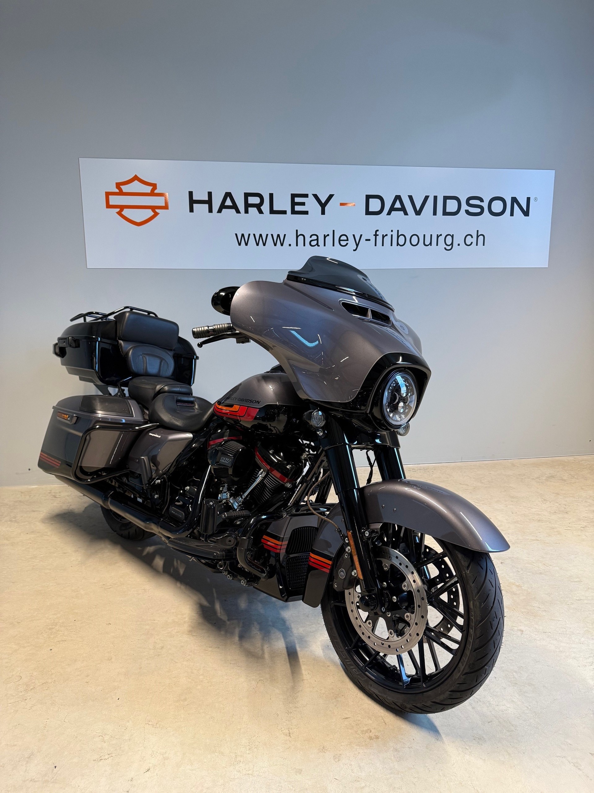 HARLEY-DAVIDSON FLHXSE Street Glide ABS CVO 117-image-3