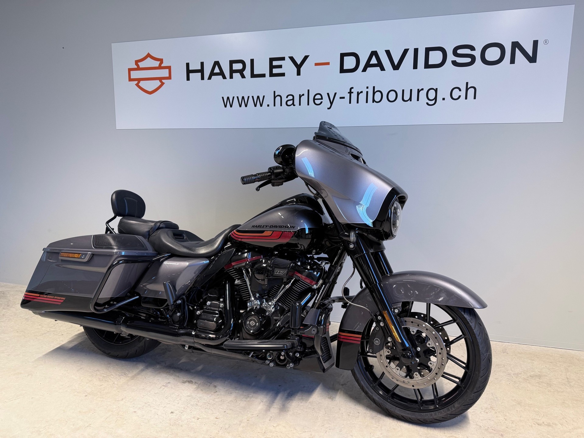 HARLEY-DAVIDSON FLHXSE Street Glide ABS CVO 117-image-1